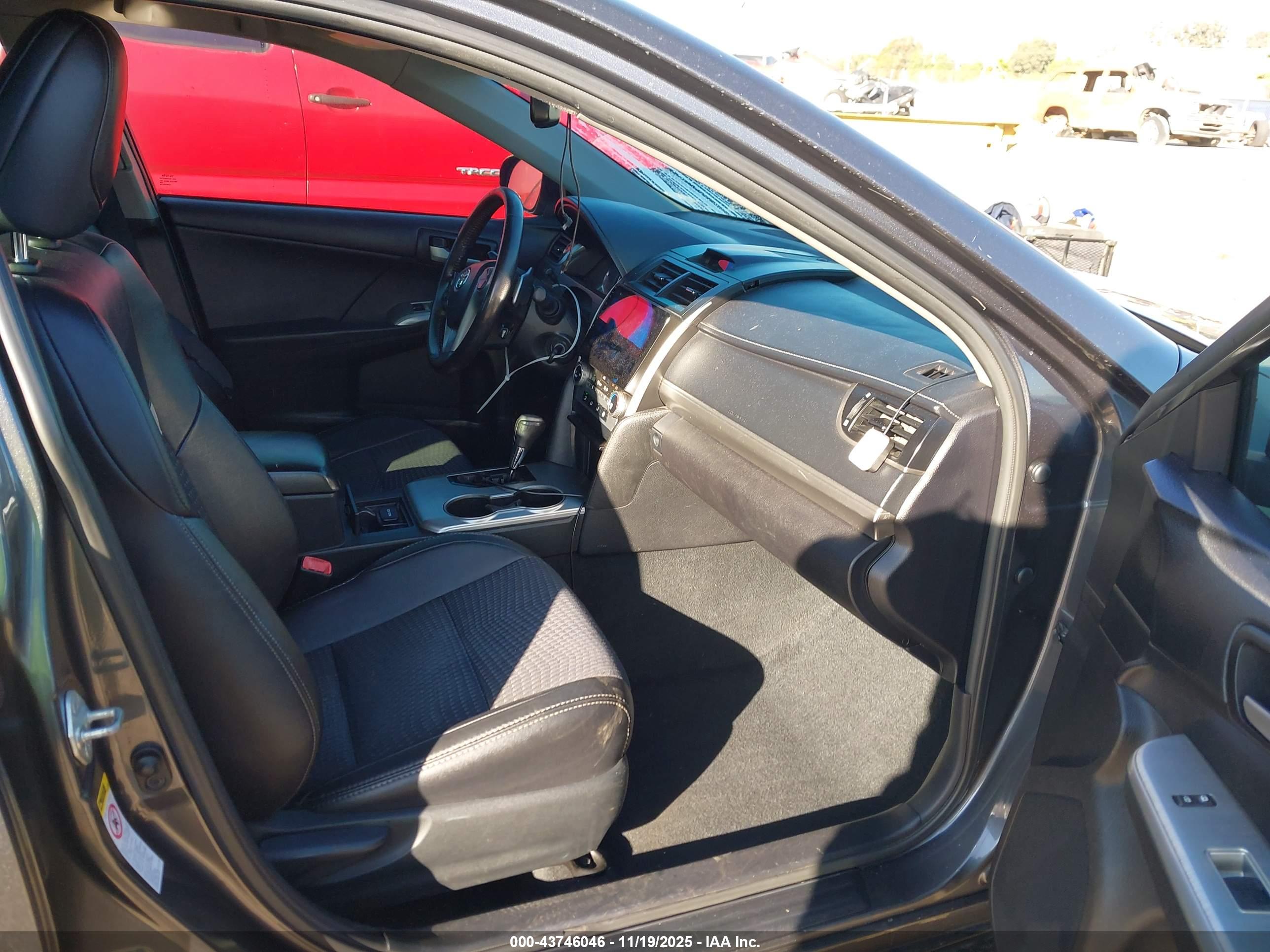 TOYOTA CAMRY image 5