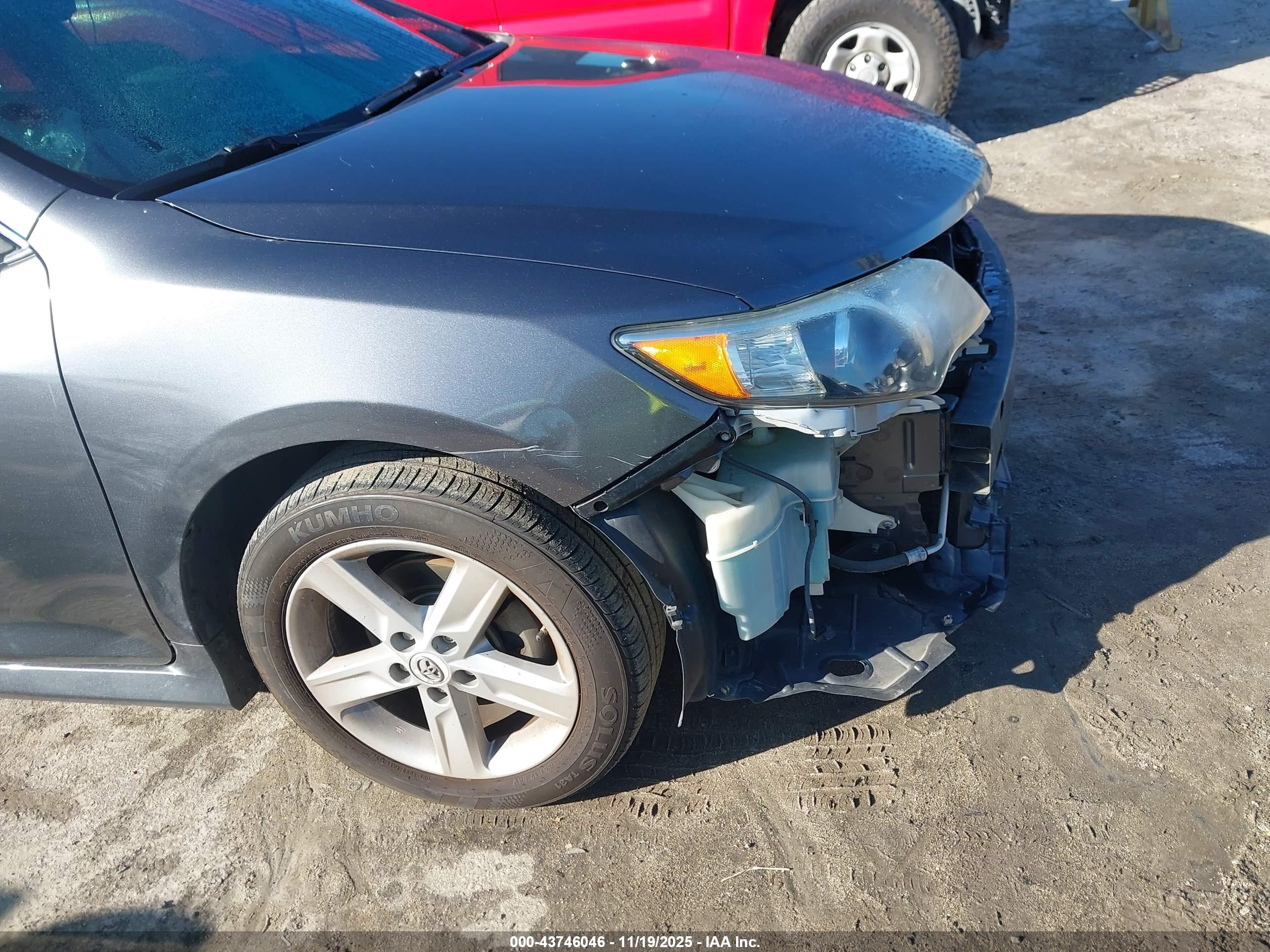 TOYOTA CAMRY image 6