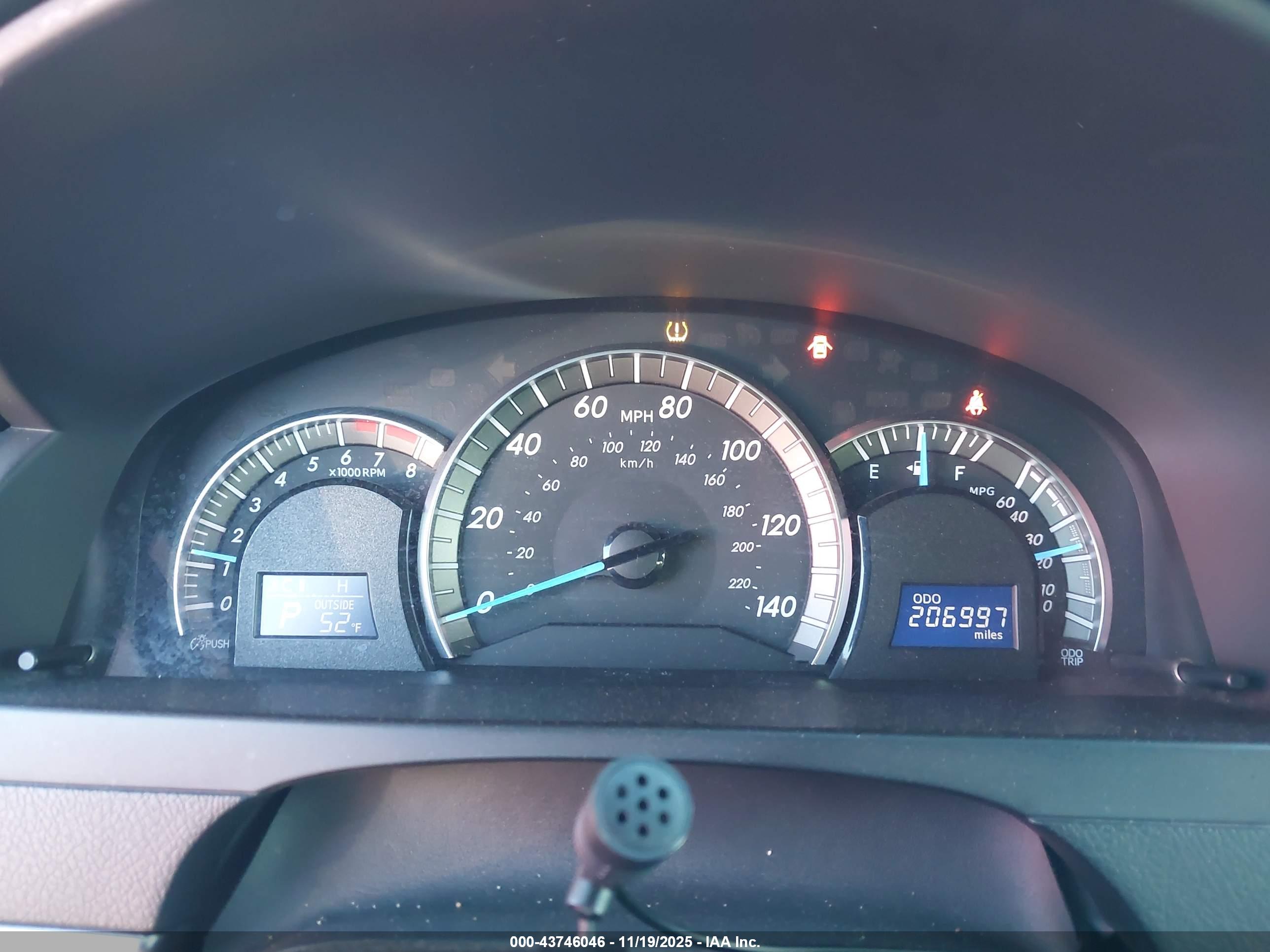 TOYOTA CAMRY image 7