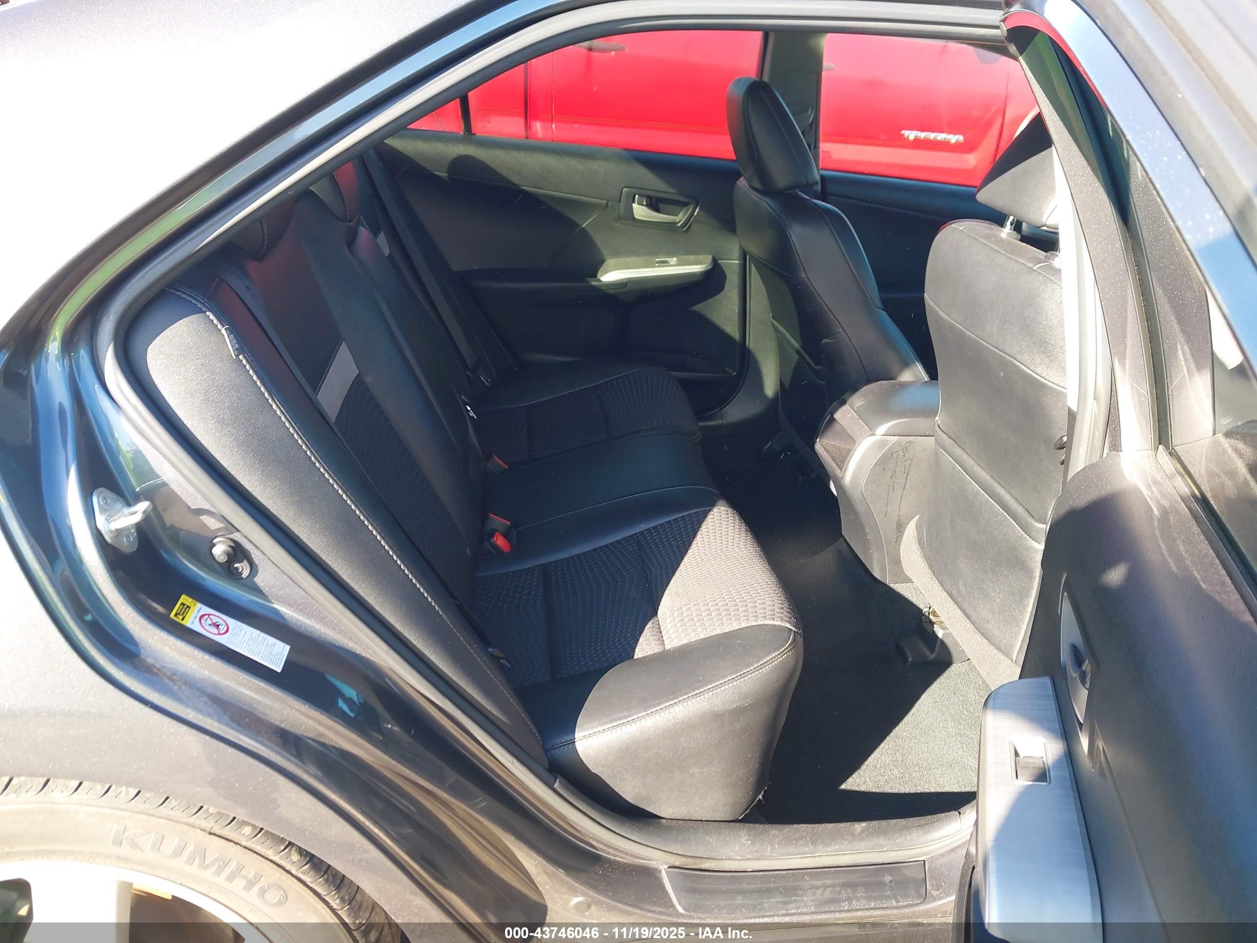 TOYOTA CAMRY image 8