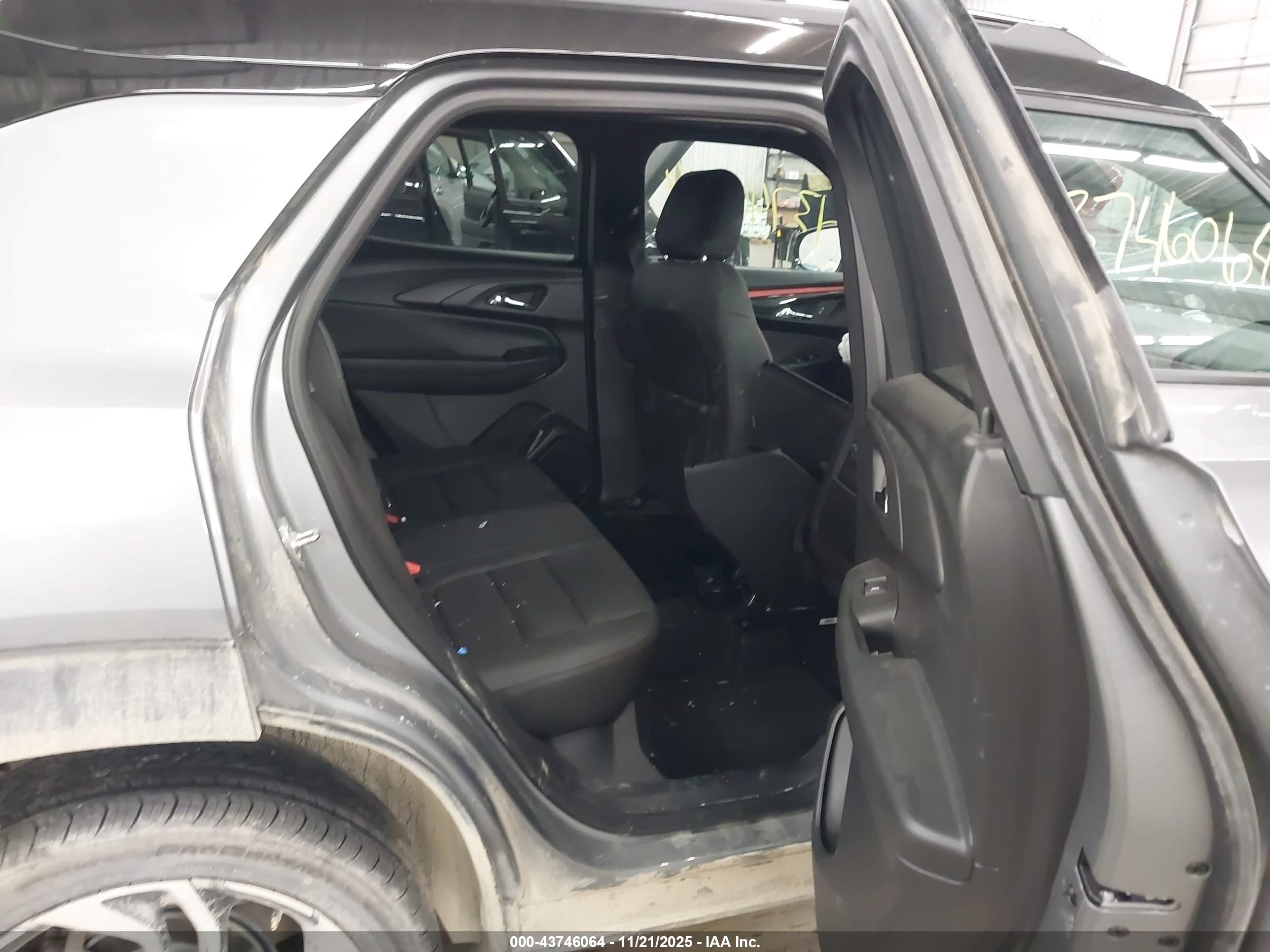 CHEVROLET TRAILBLAZER image 8