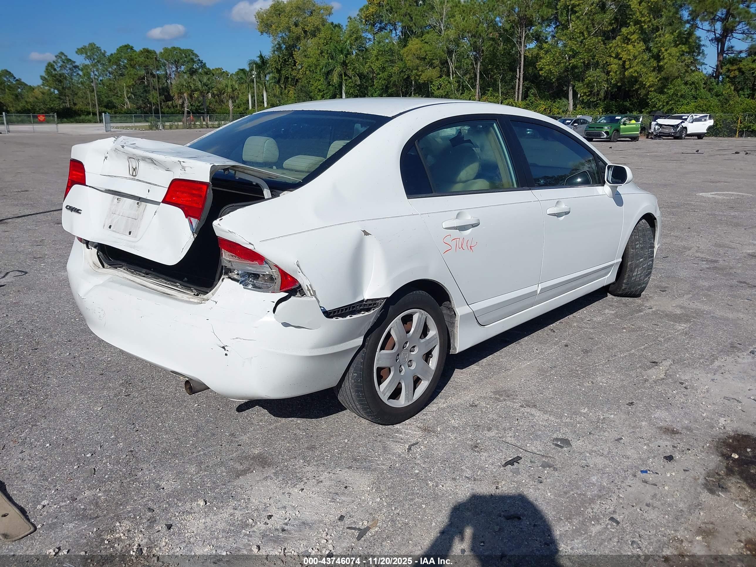 HONDA CIVIC image 4