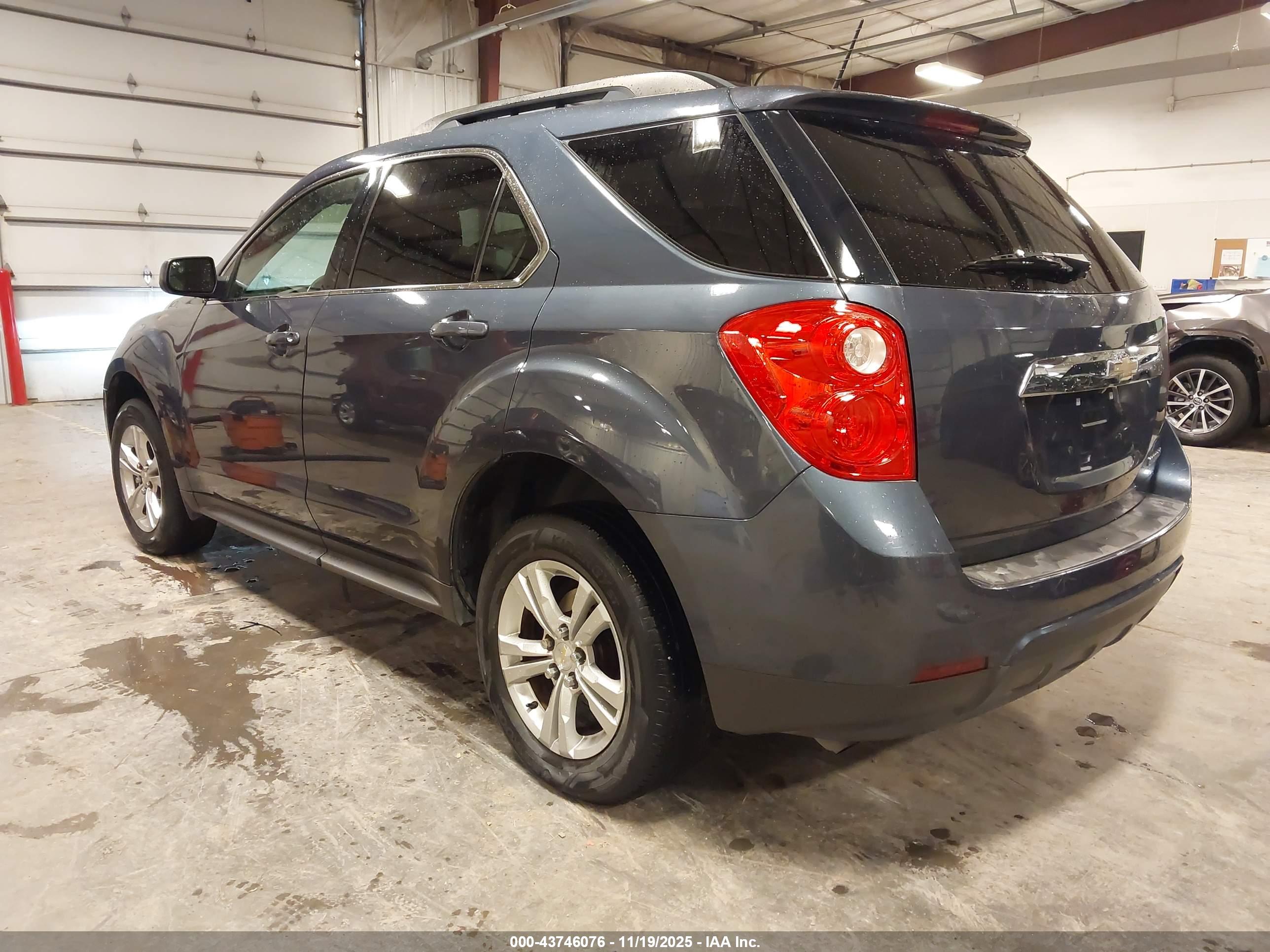 CHEVROLET EQUINOX image 3