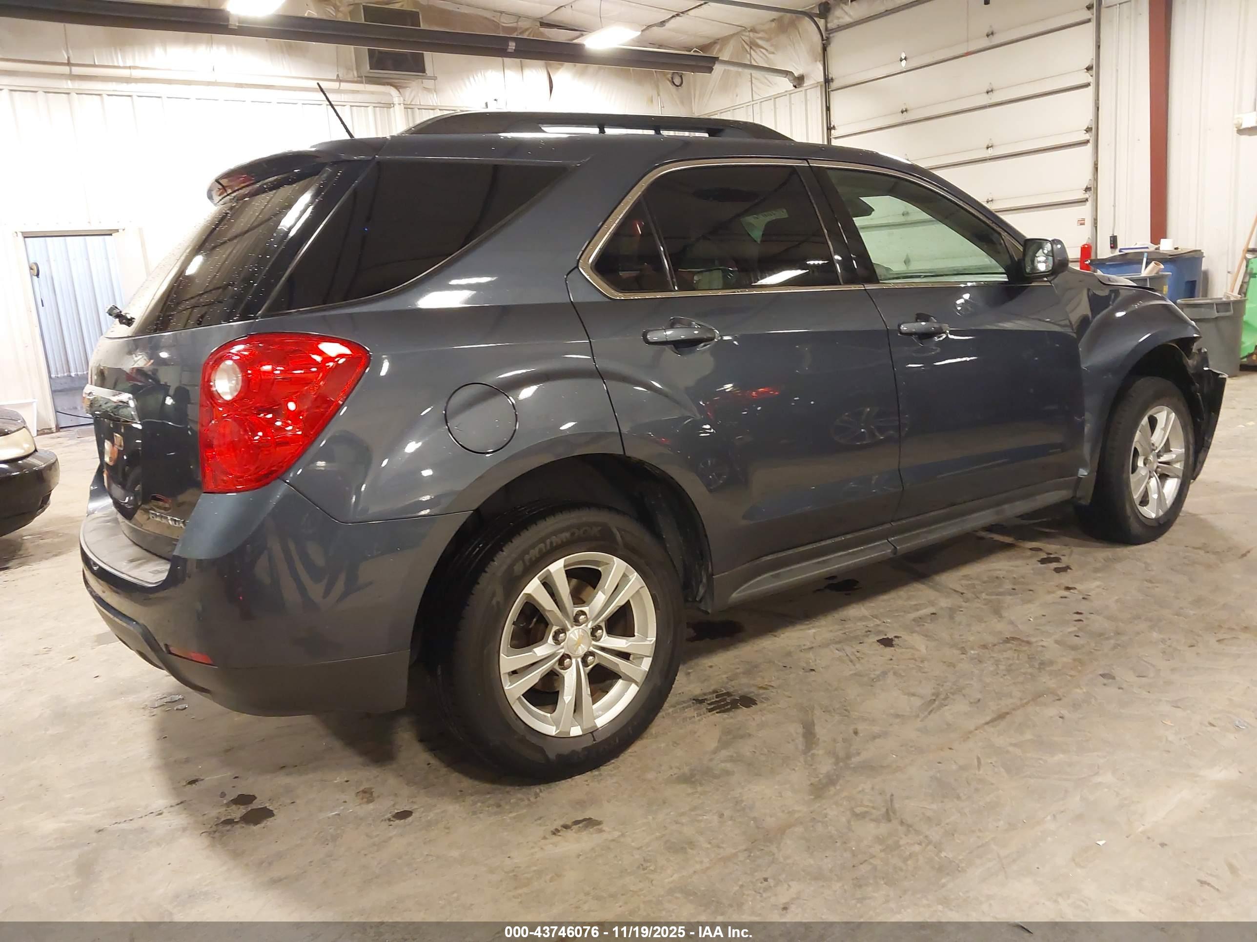 CHEVROLET EQUINOX image 4