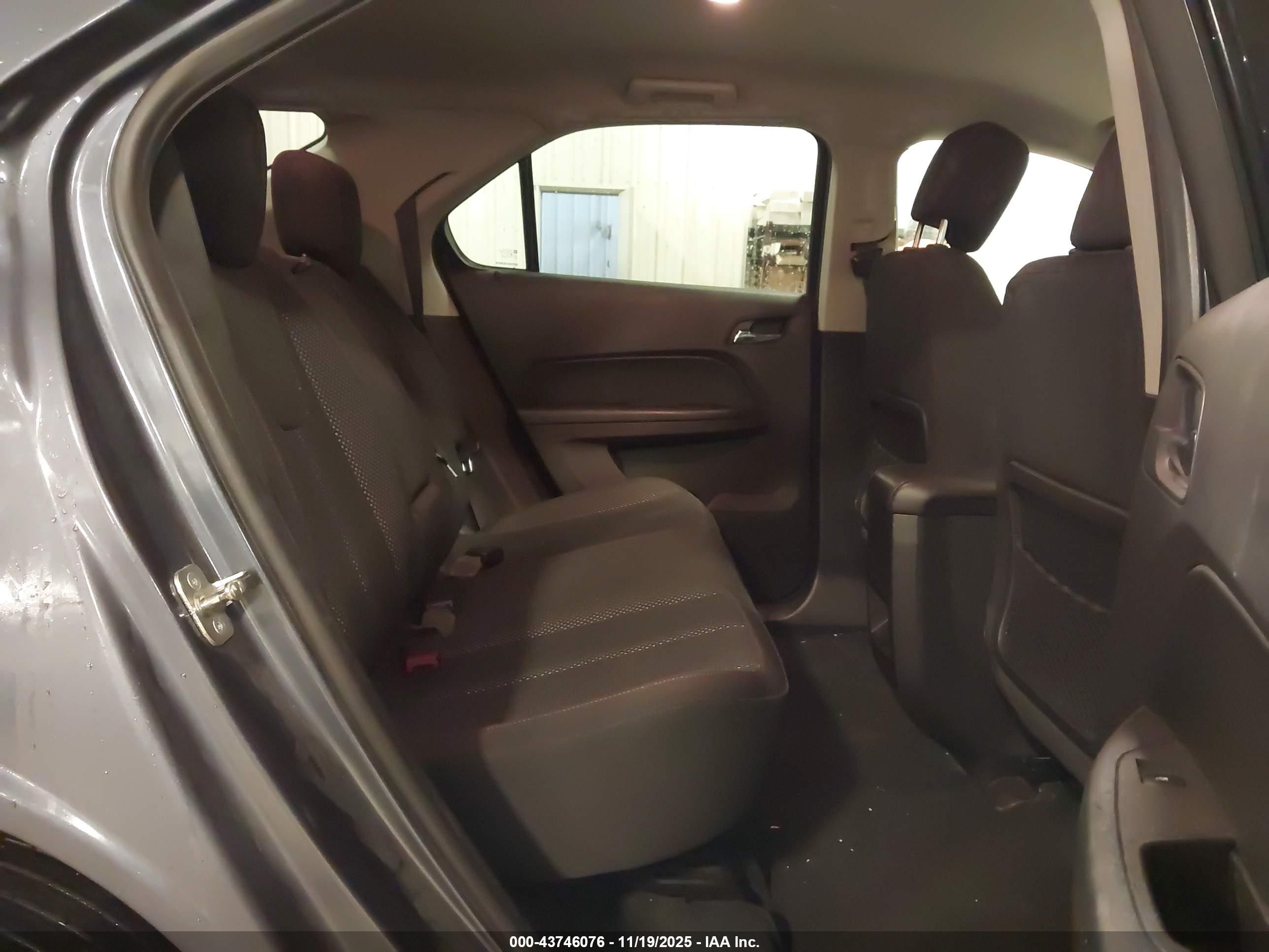 CHEVROLET EQUINOX image 8