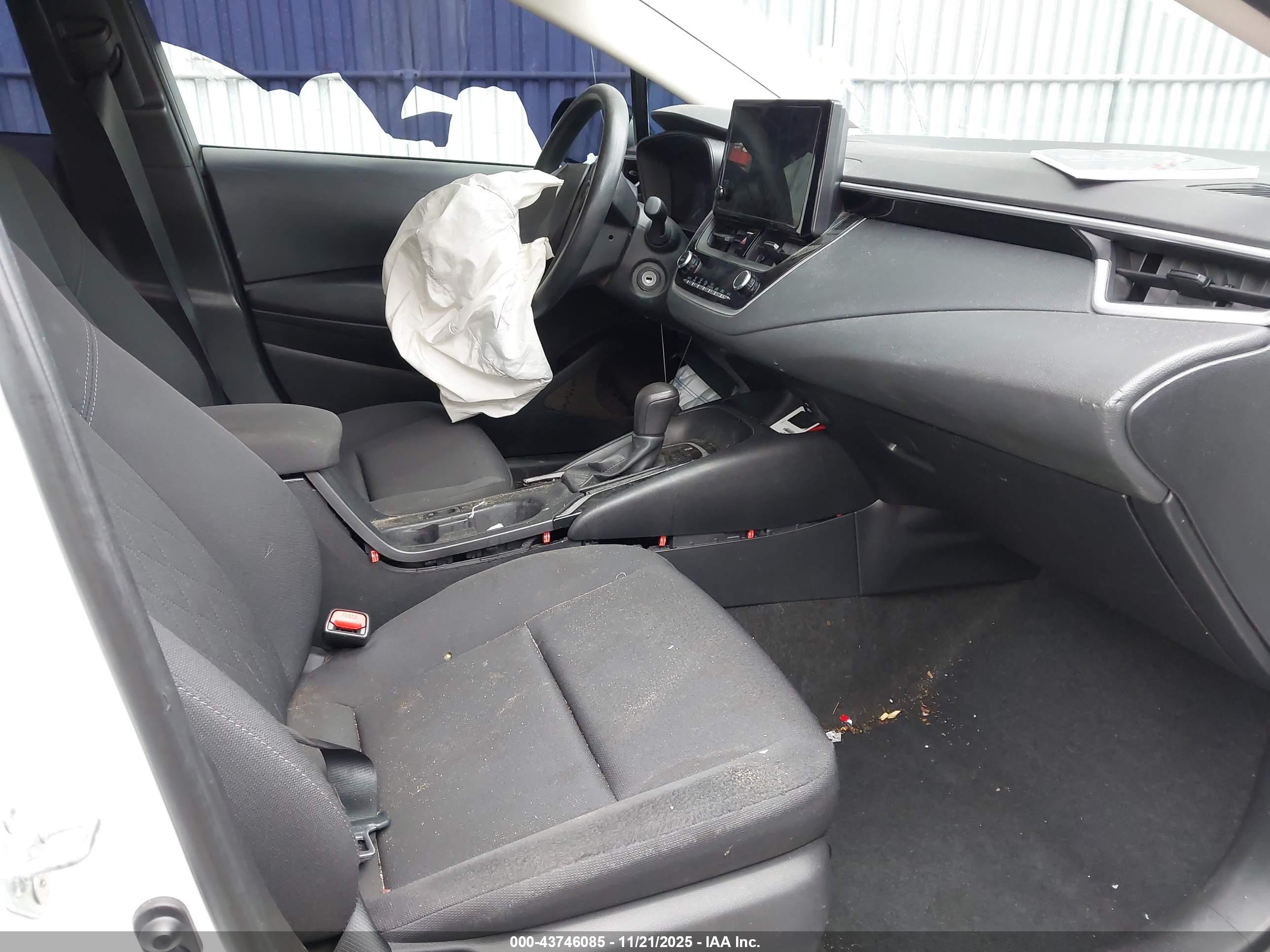 TOYOTA COROLLA image 5