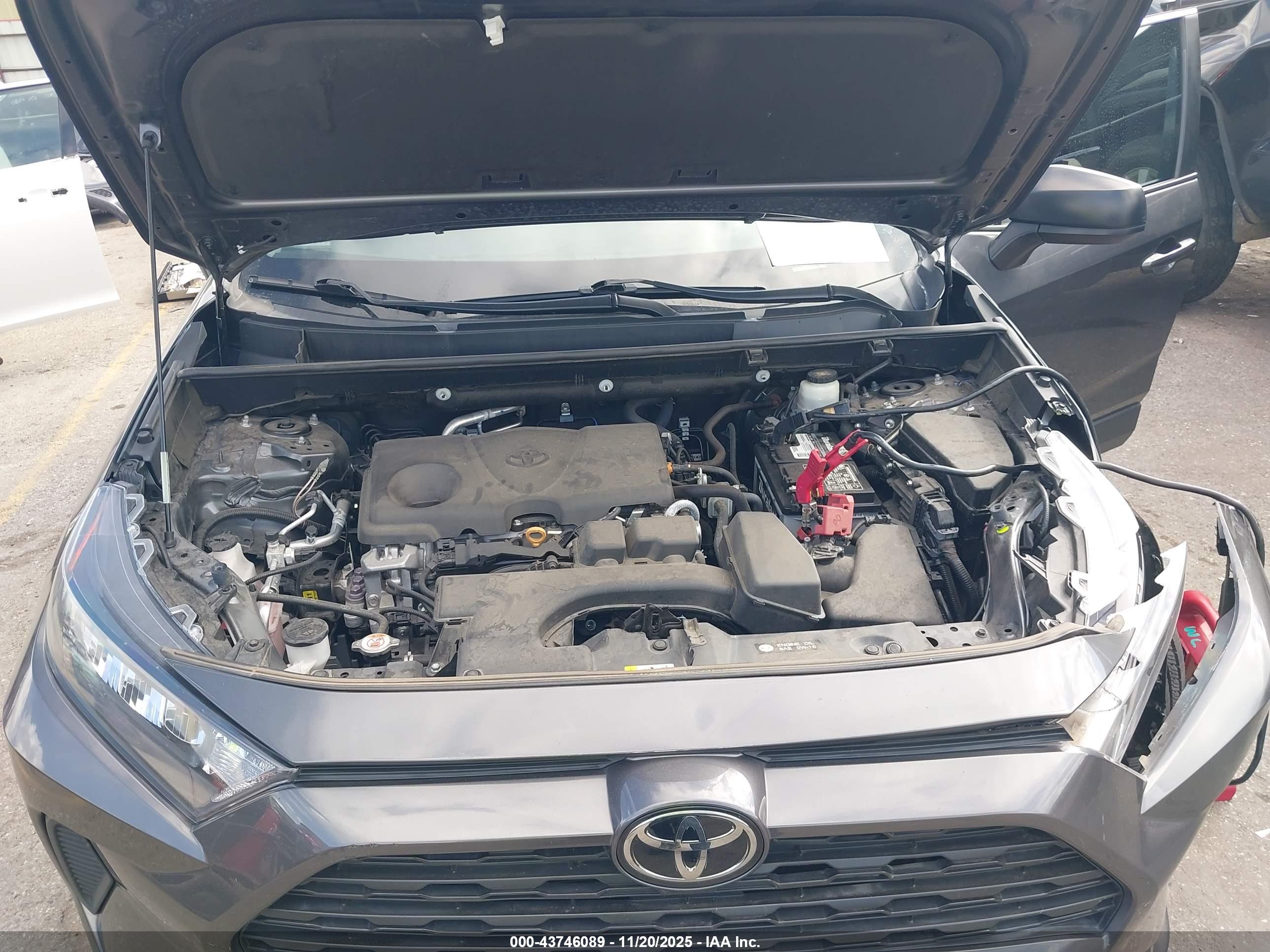 TOYOTA RAV4 image 10