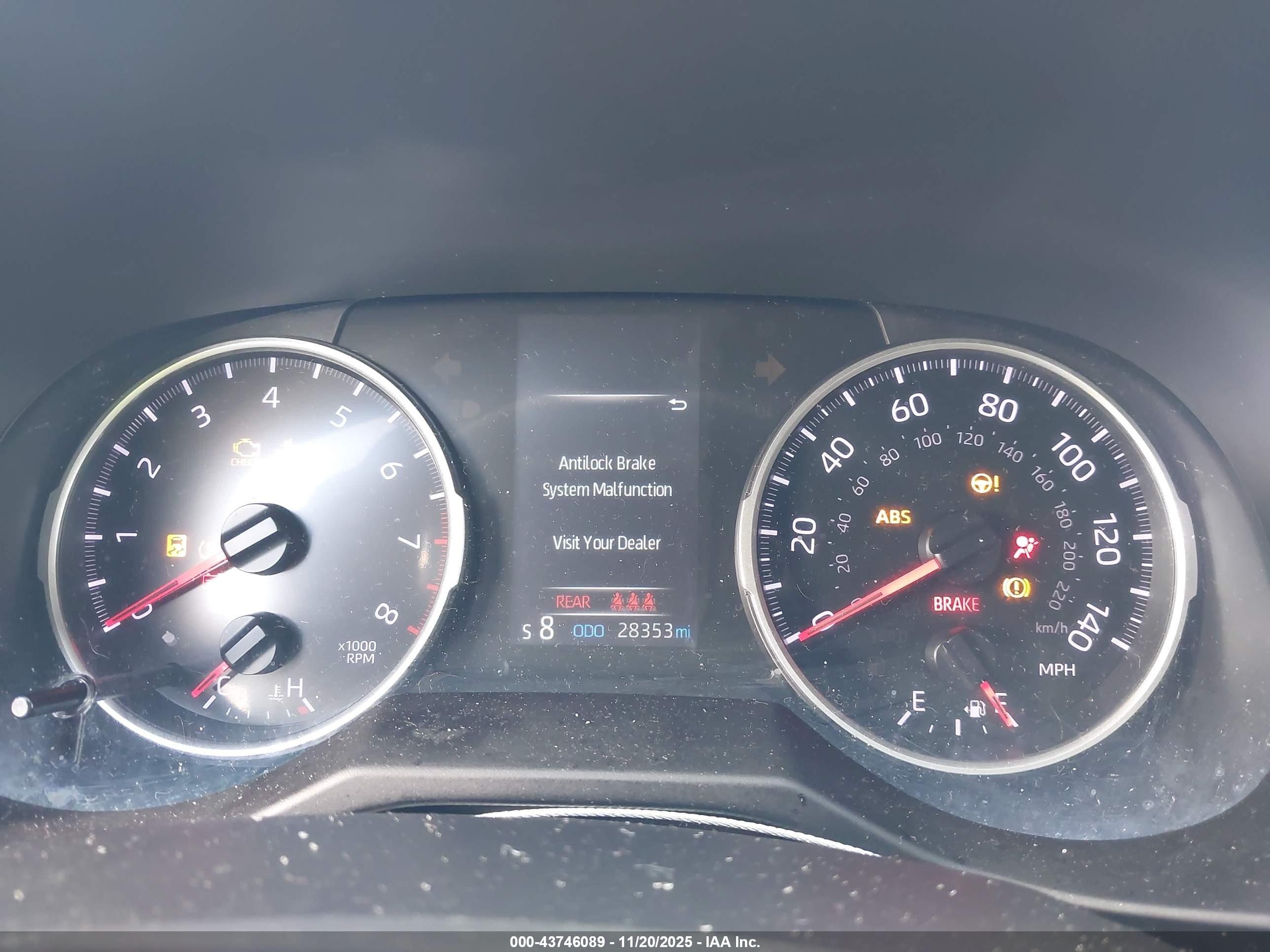 TOYOTA RAV4 image 7