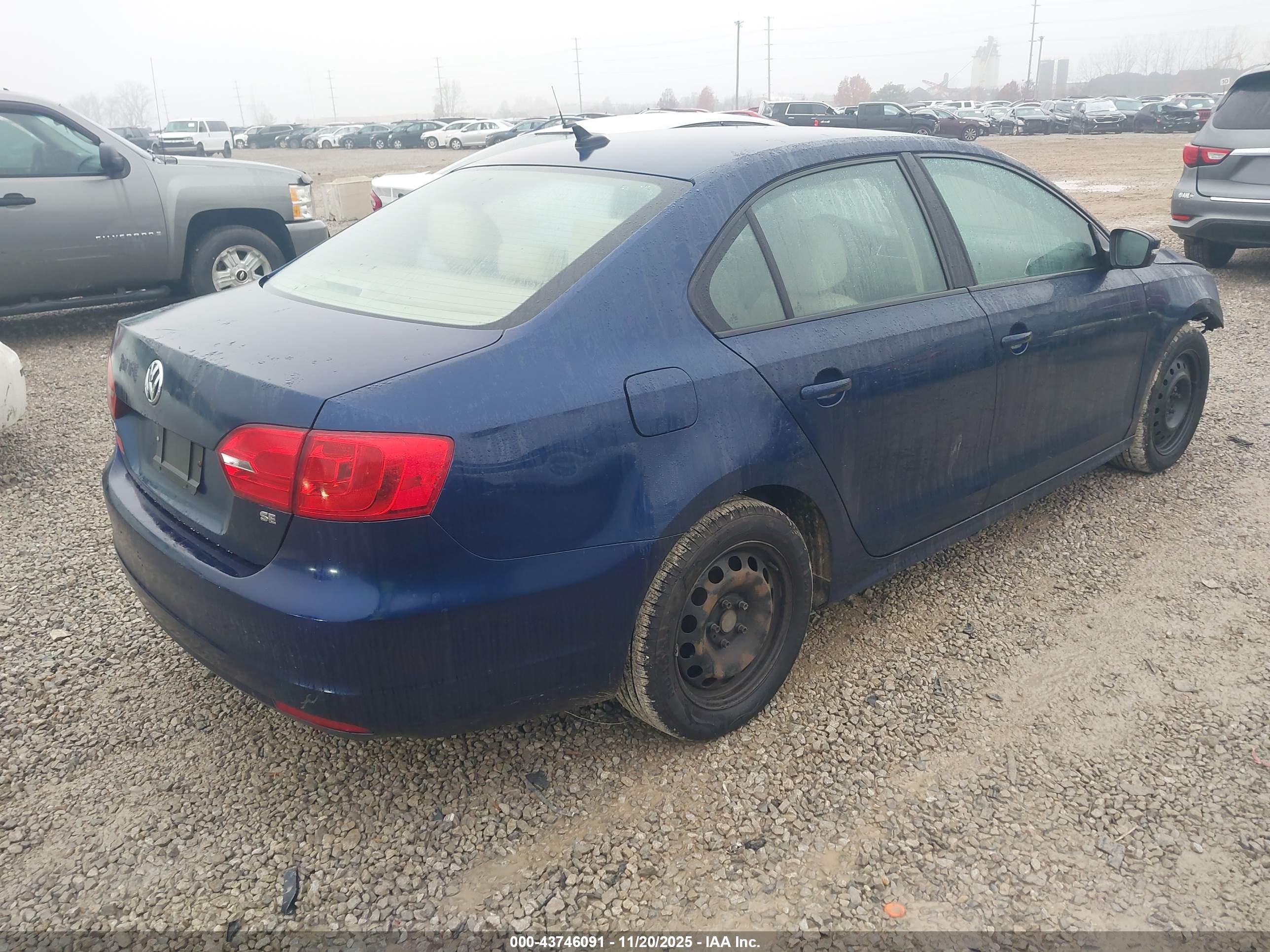 VOLKSWAGEN JETTA image 4