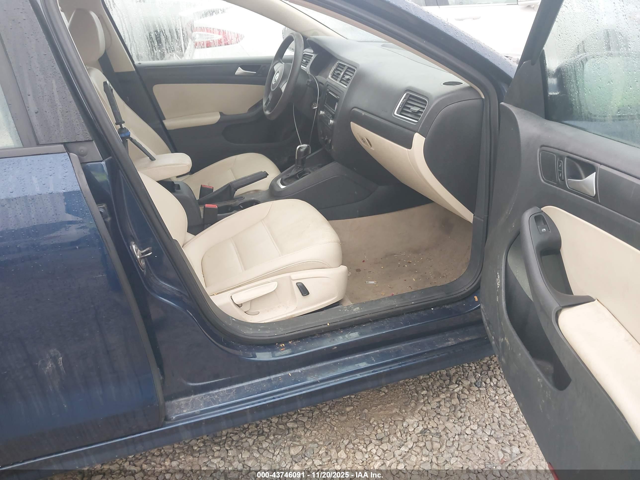 VOLKSWAGEN JETTA image 5