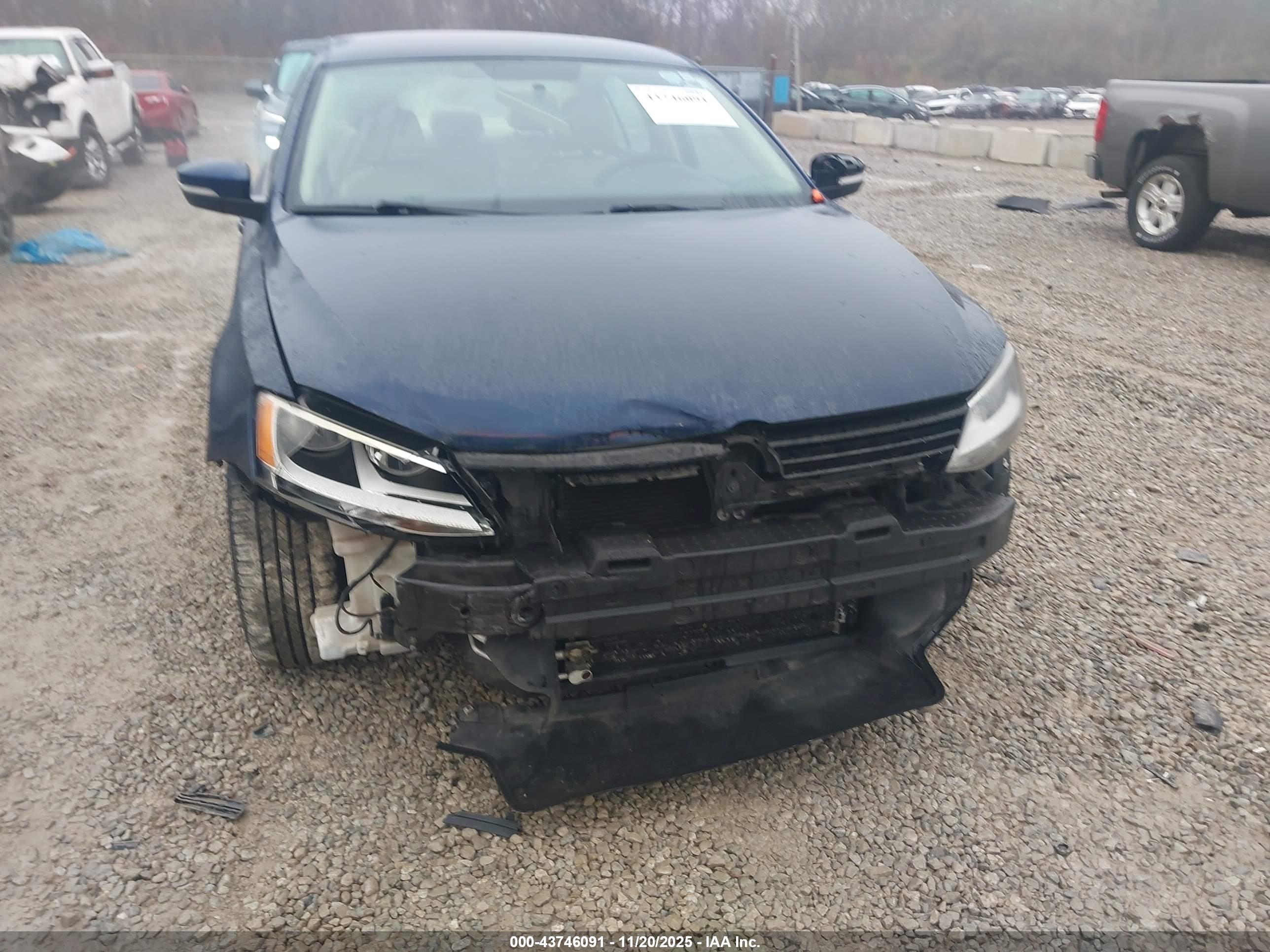 VOLKSWAGEN JETTA image 6