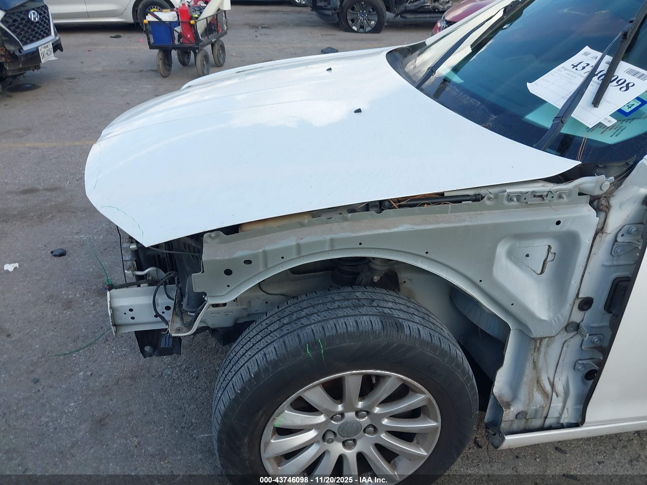 CHRYSLER 300 image 6