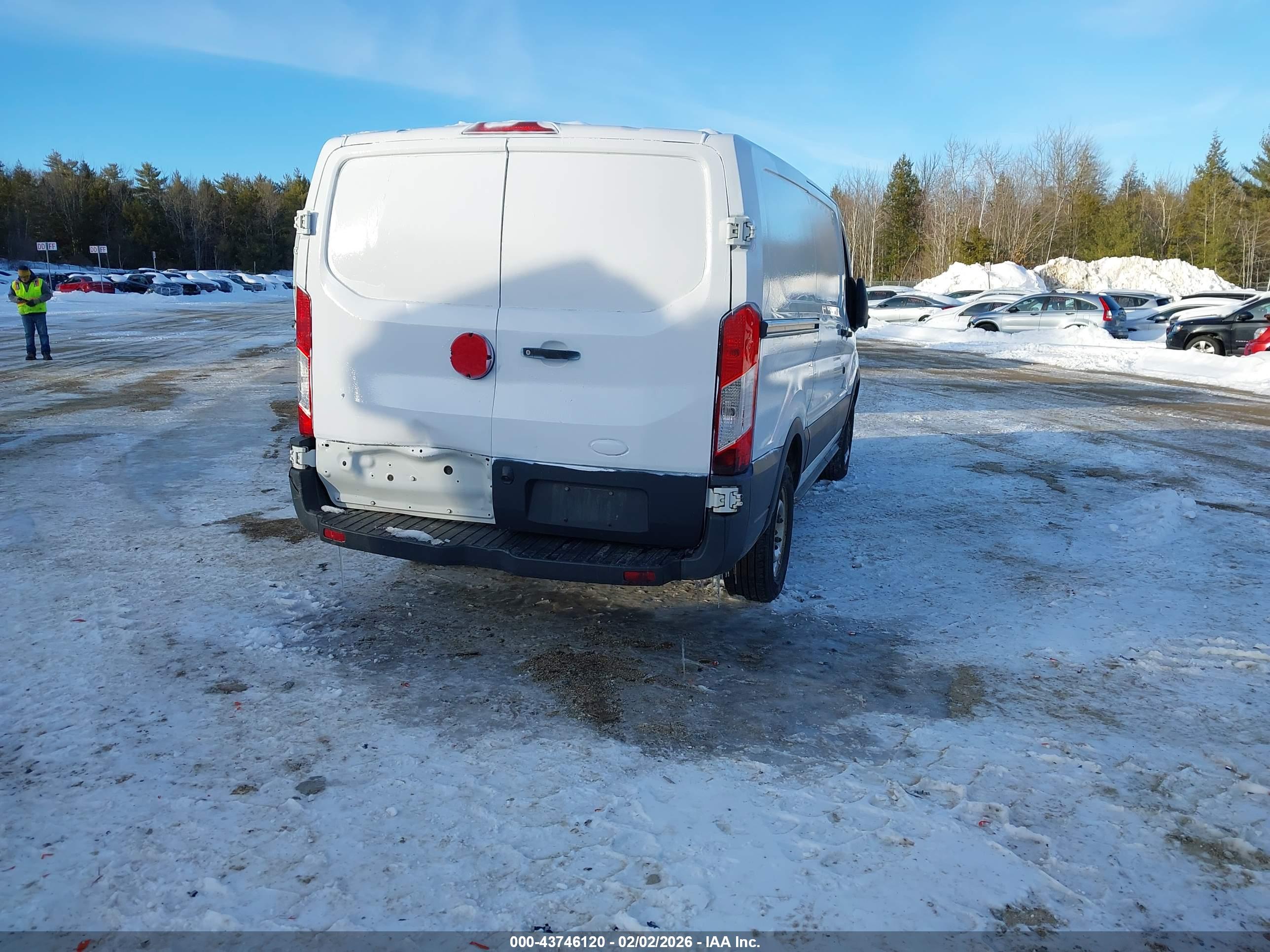 FORD TRANSIT-150 image 4