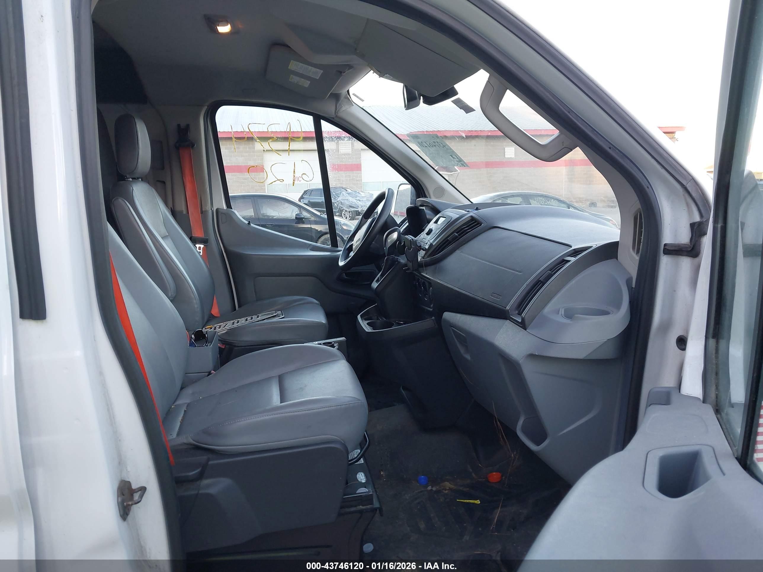 FORD TRANSIT-150 image 5