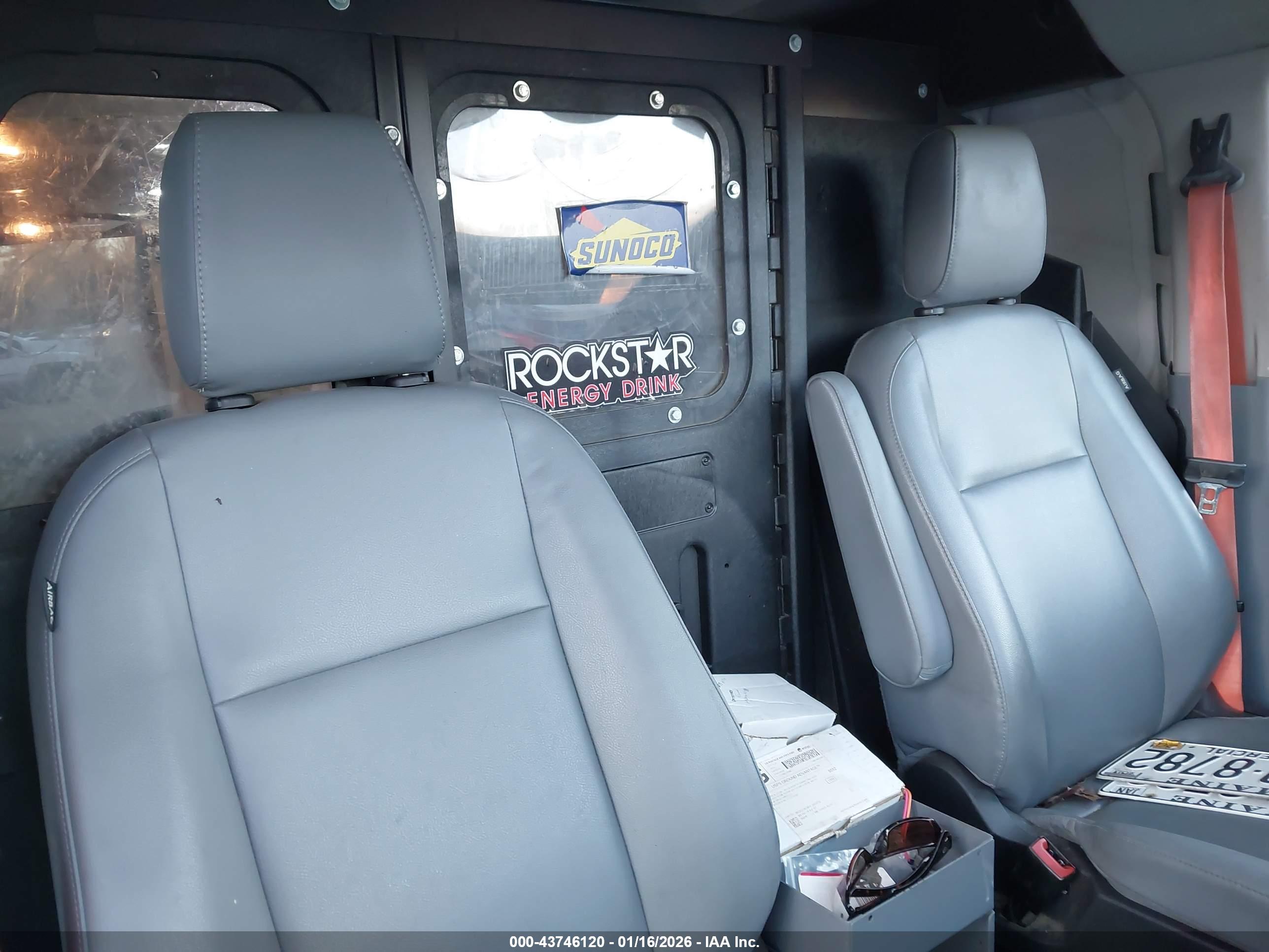 FORD TRANSIT-150 image 8