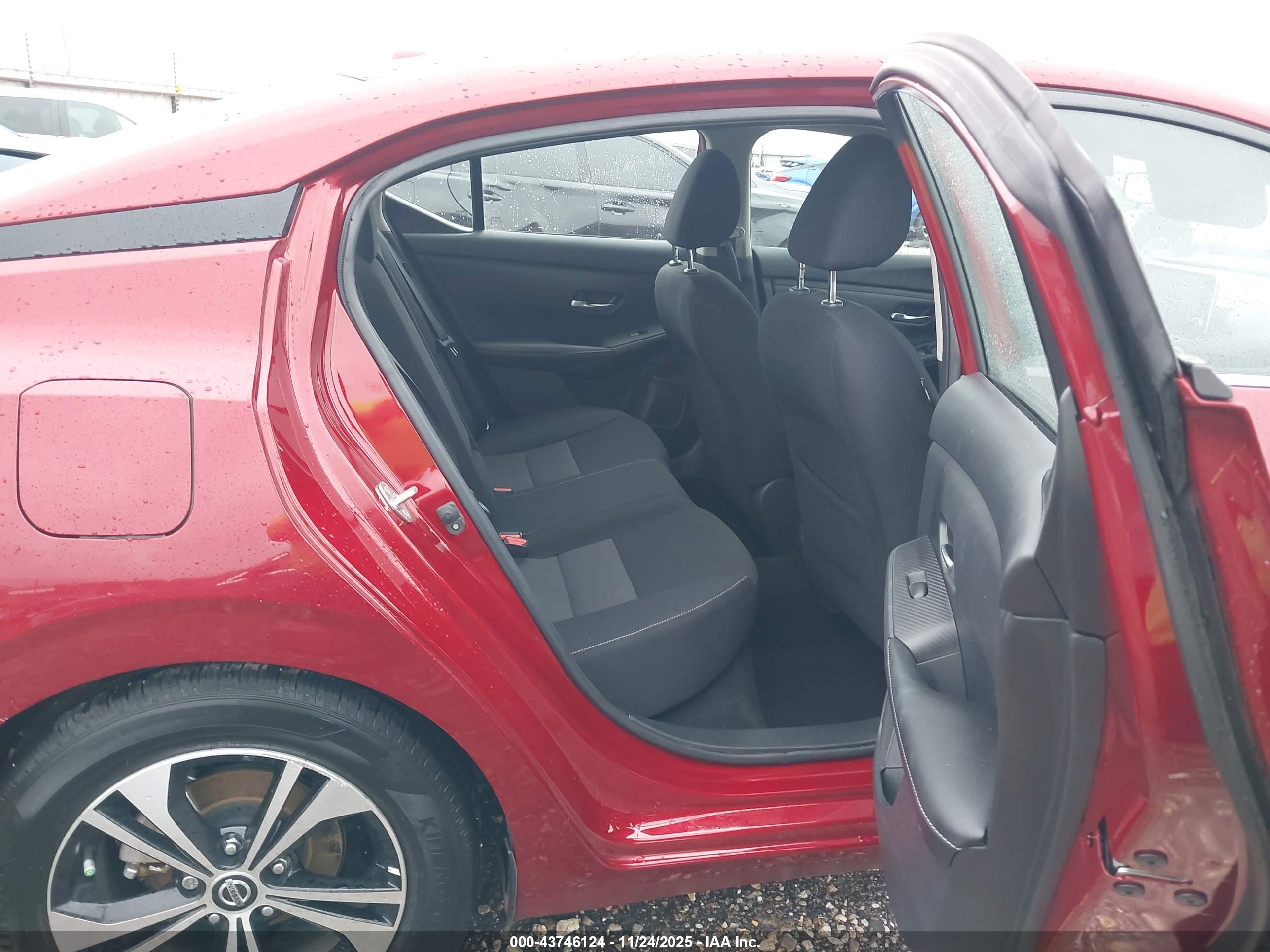 NISSAN SENTRA image 8