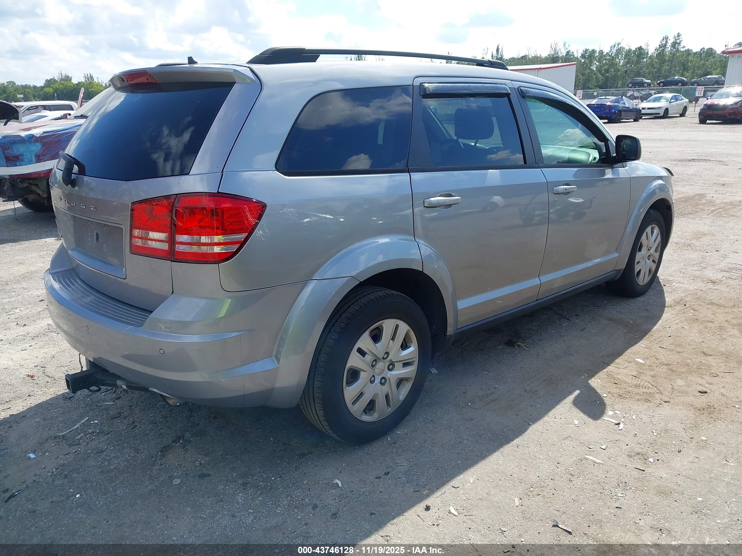 DODGE JOURNEY image 4
