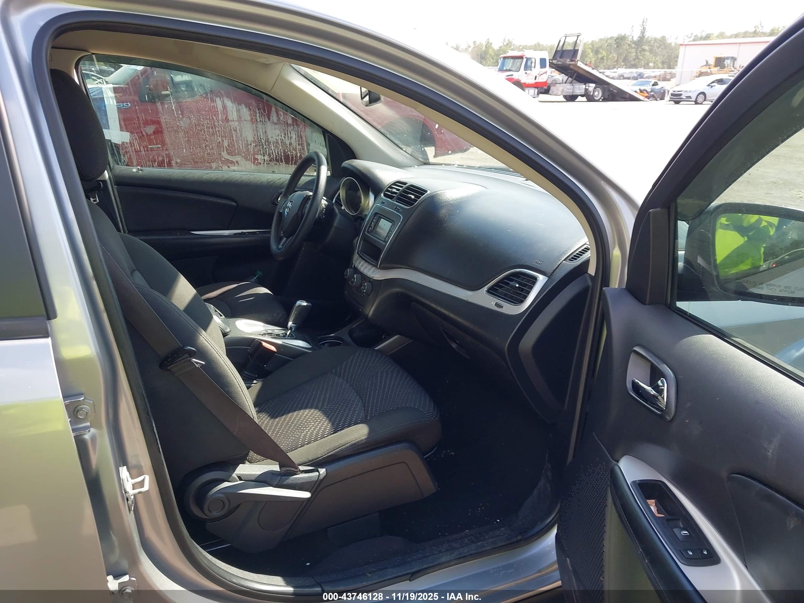 DODGE JOURNEY image 5