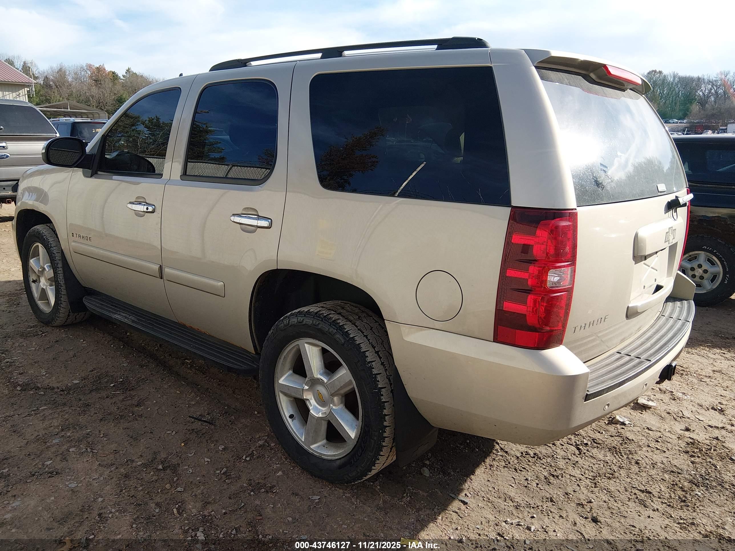 CHEVROLET TAHOE image 3
