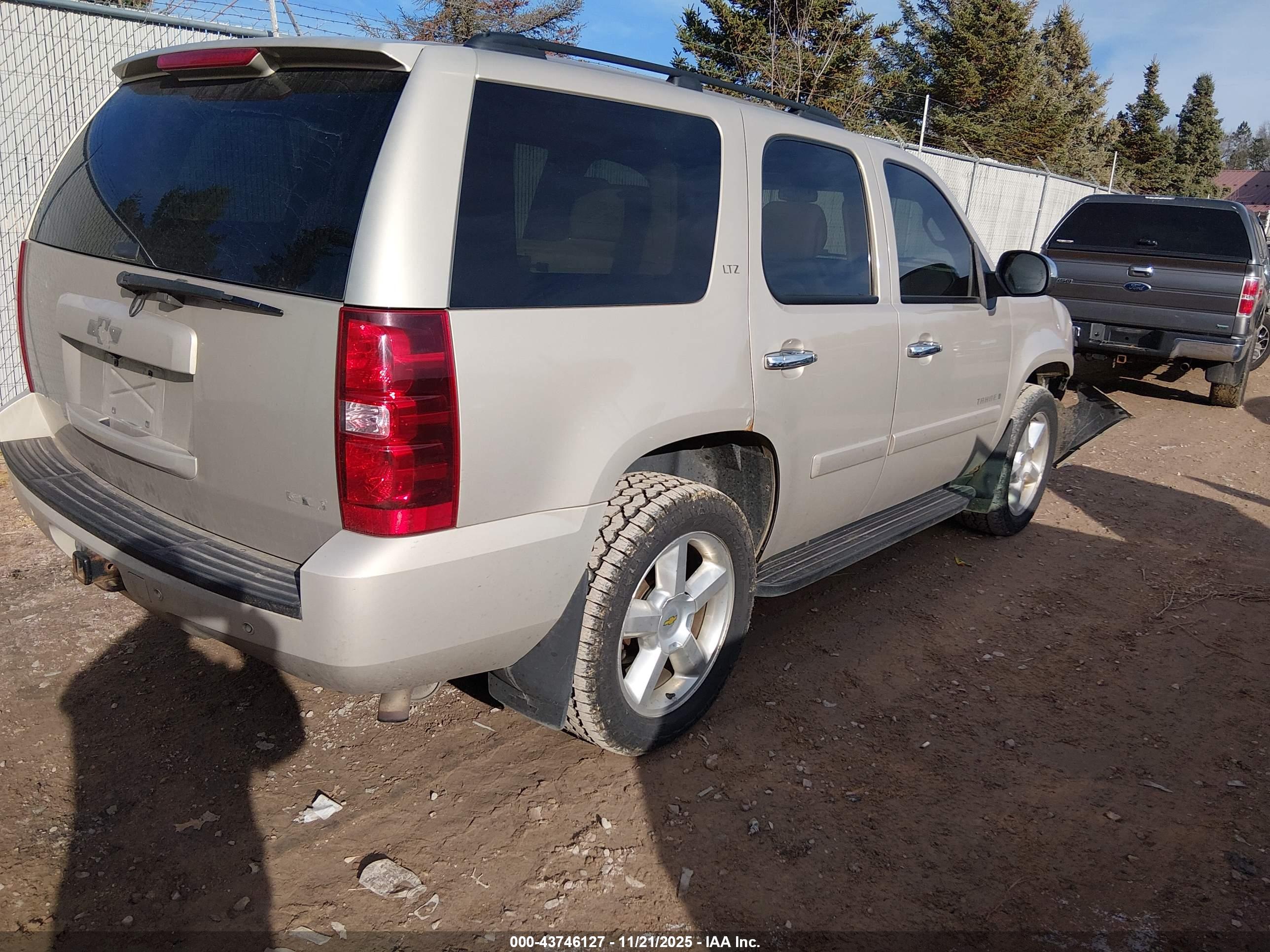 CHEVROLET TAHOE image 4