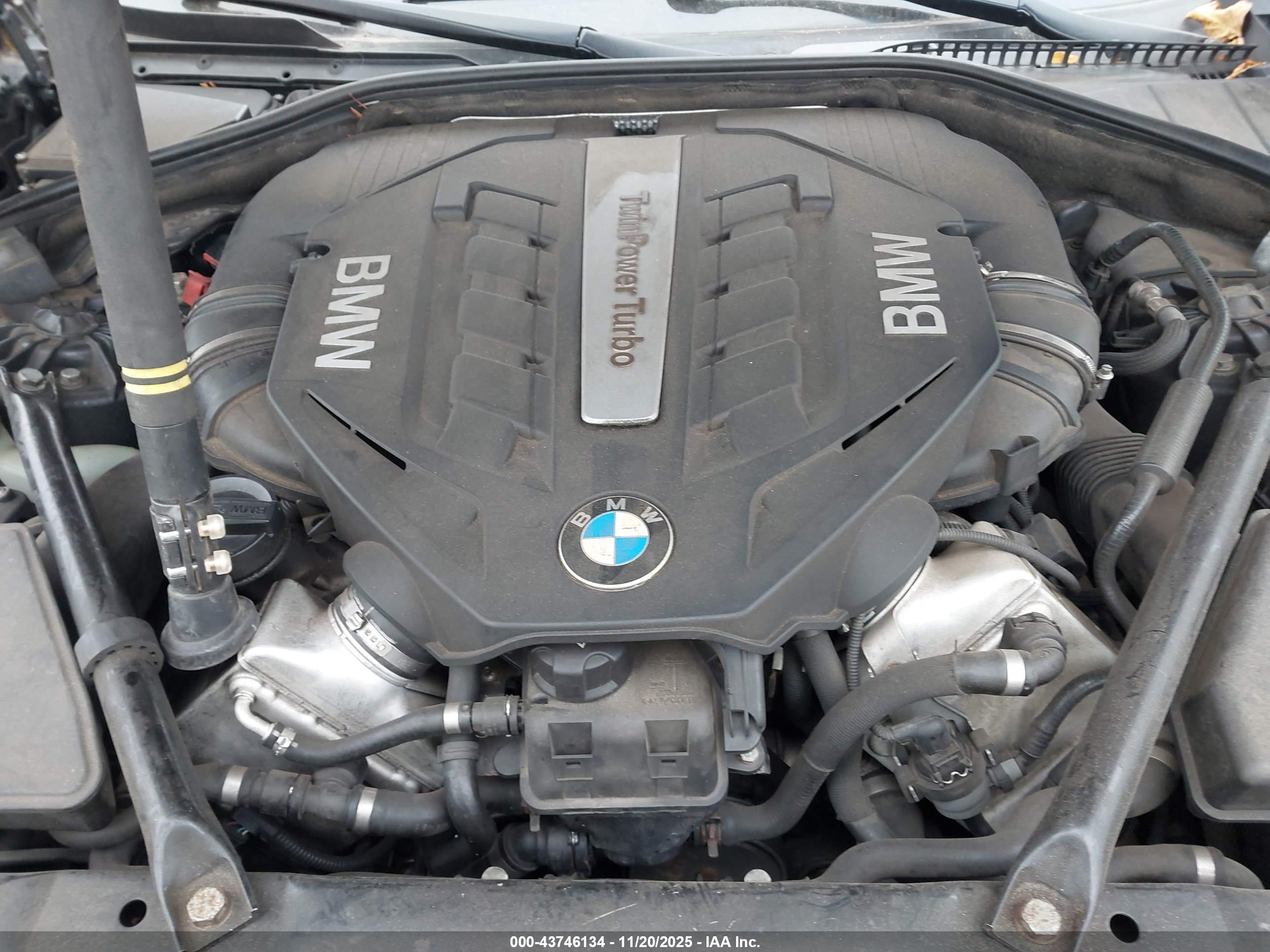 BMW 750I image 10