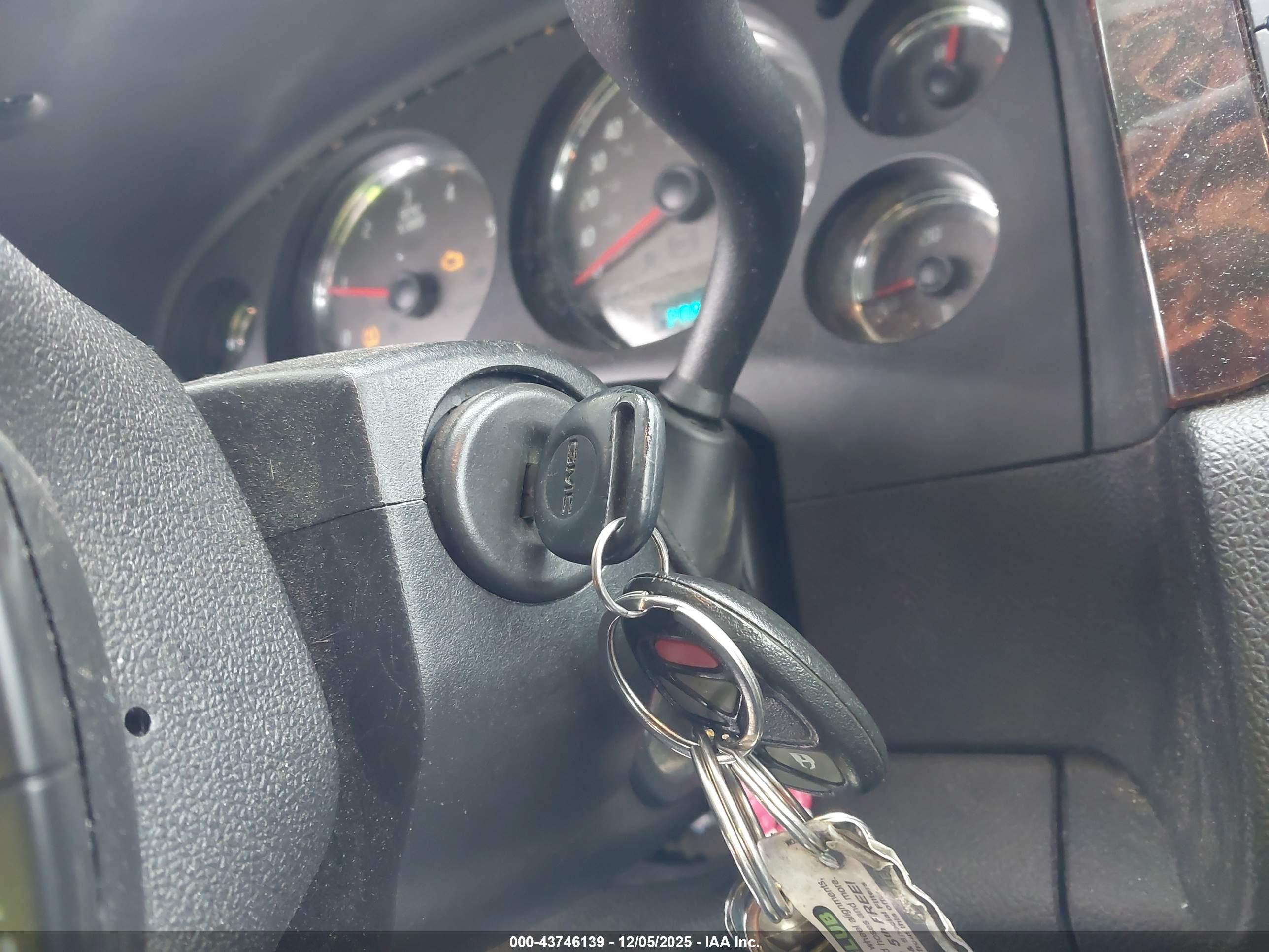 GMC YUKON image 11