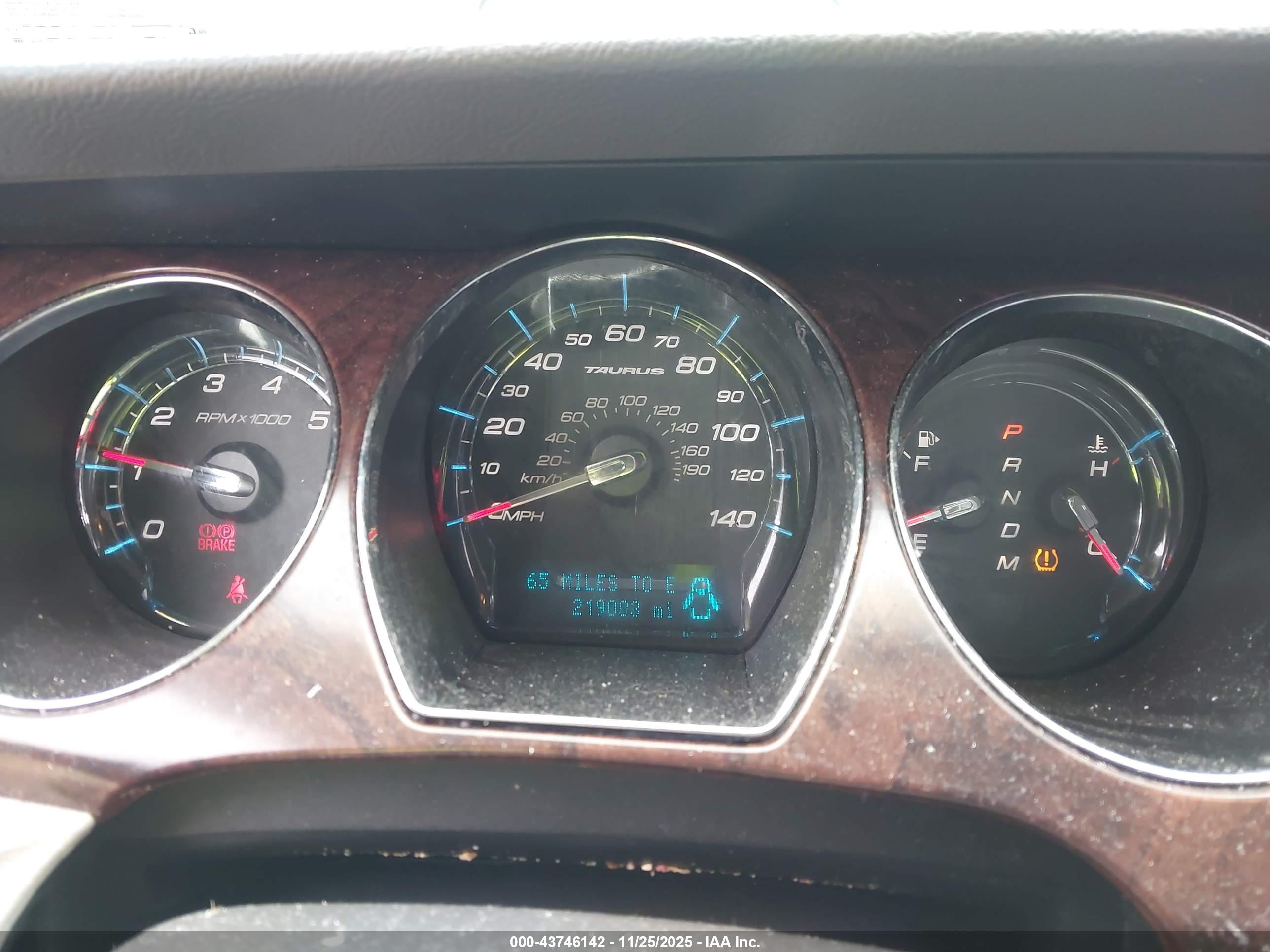 FORD TAURUS image 7