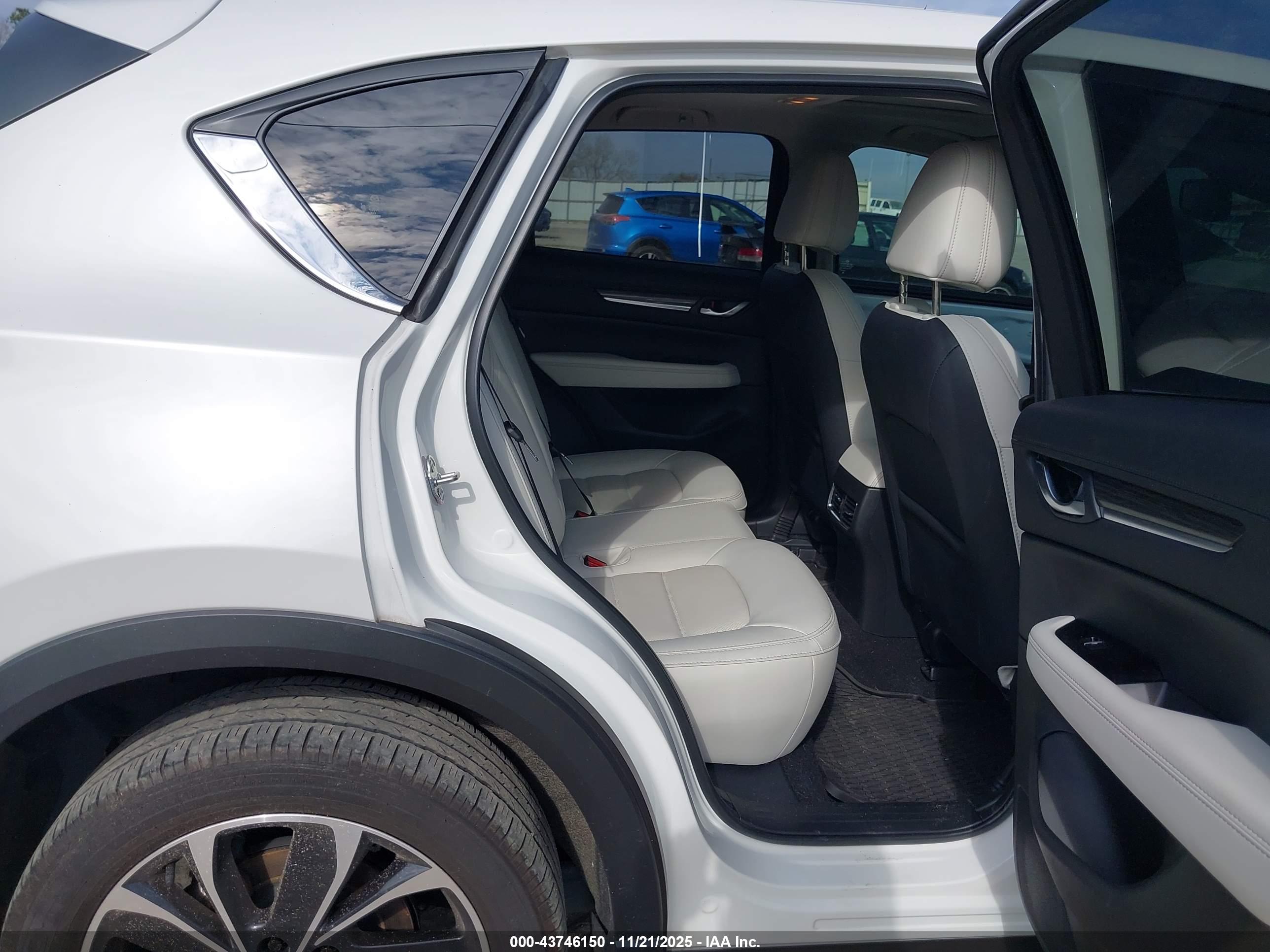 MAZDA CX-5 image 8