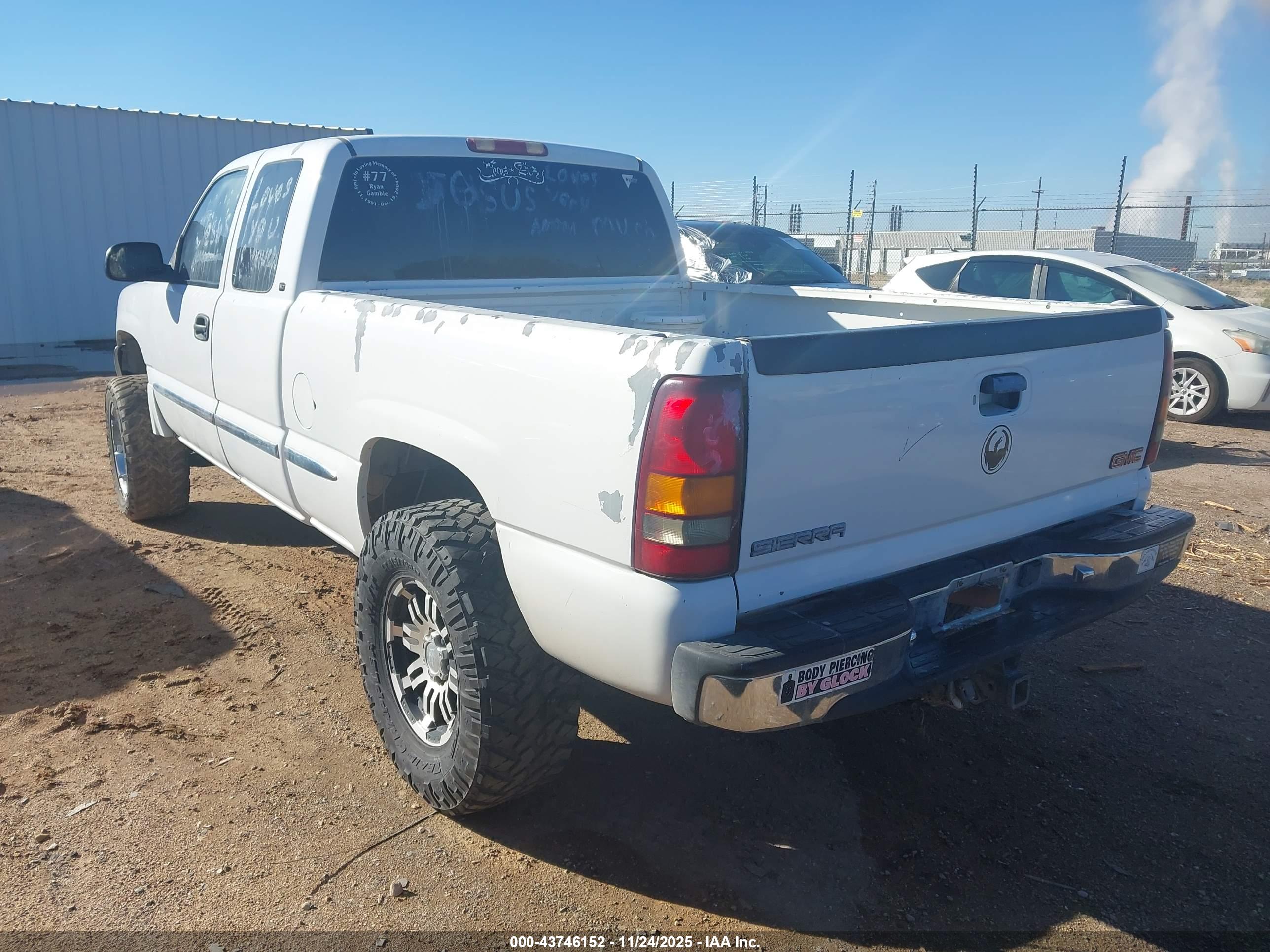 GMC SIERRA image 3