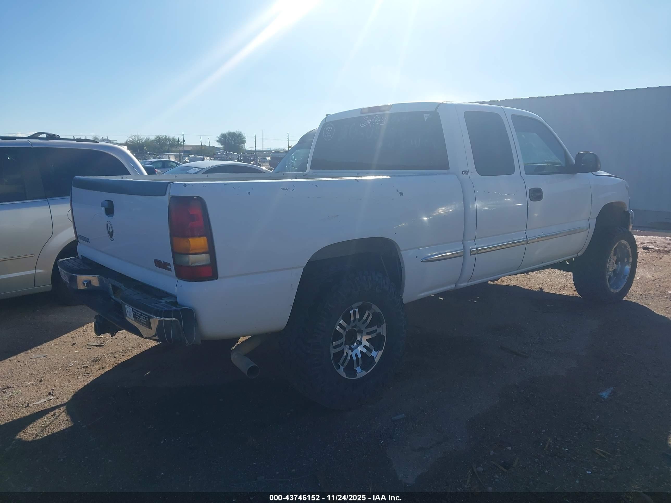 GMC SIERRA image 4