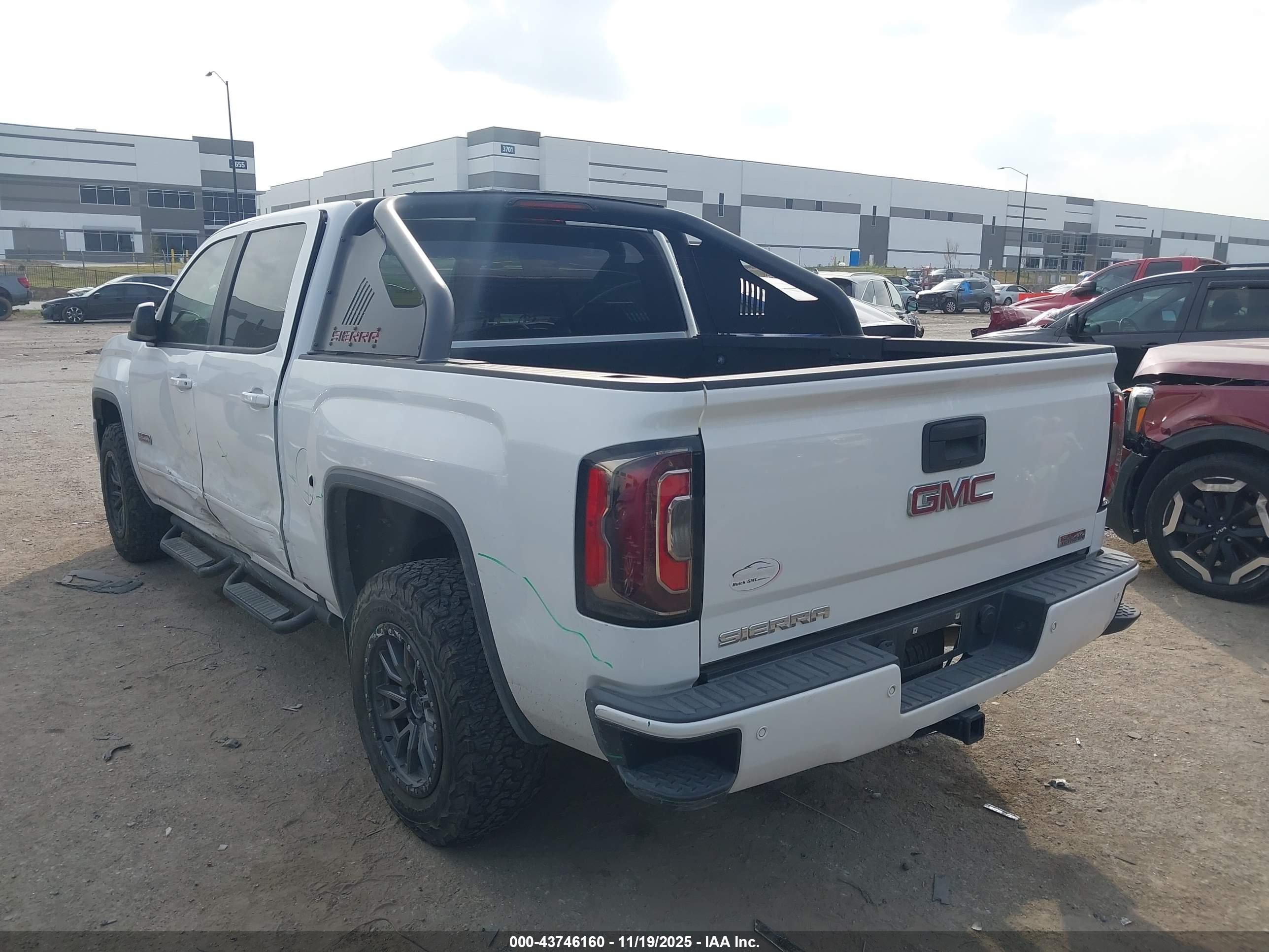 GMC SIERRA image 3