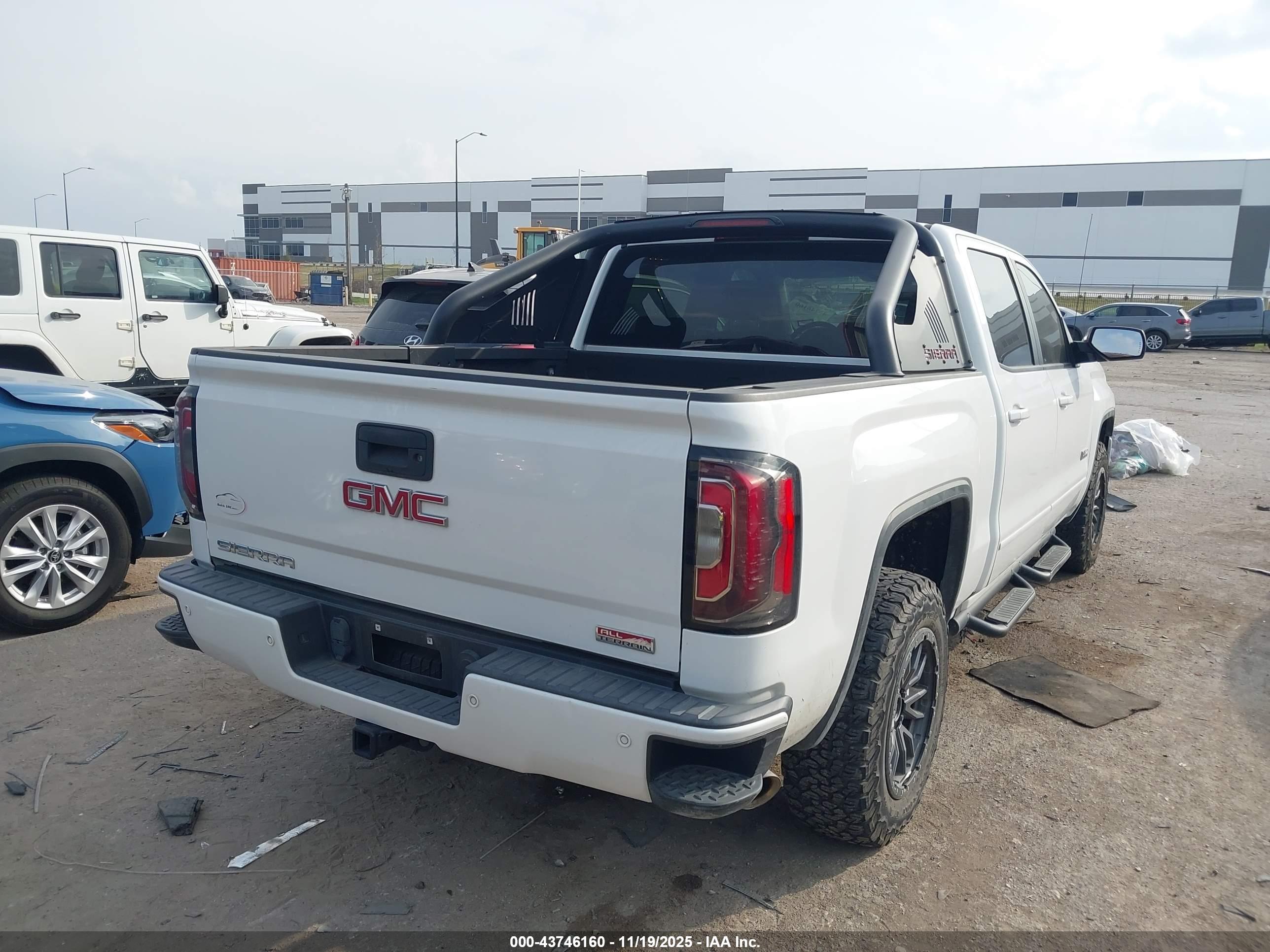 GMC SIERRA image 4