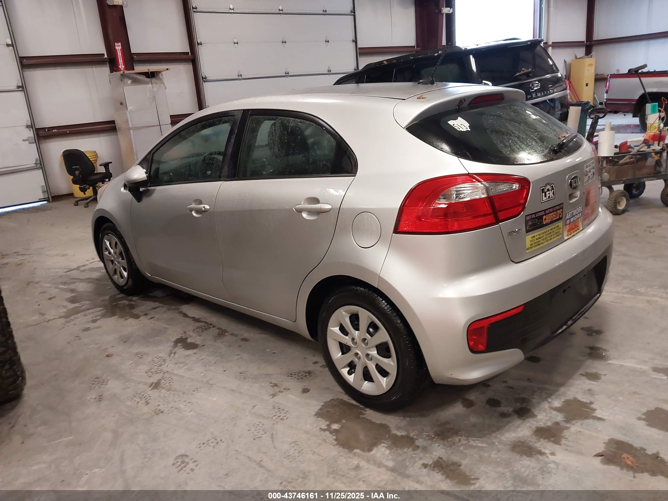 KIA RIO image 3