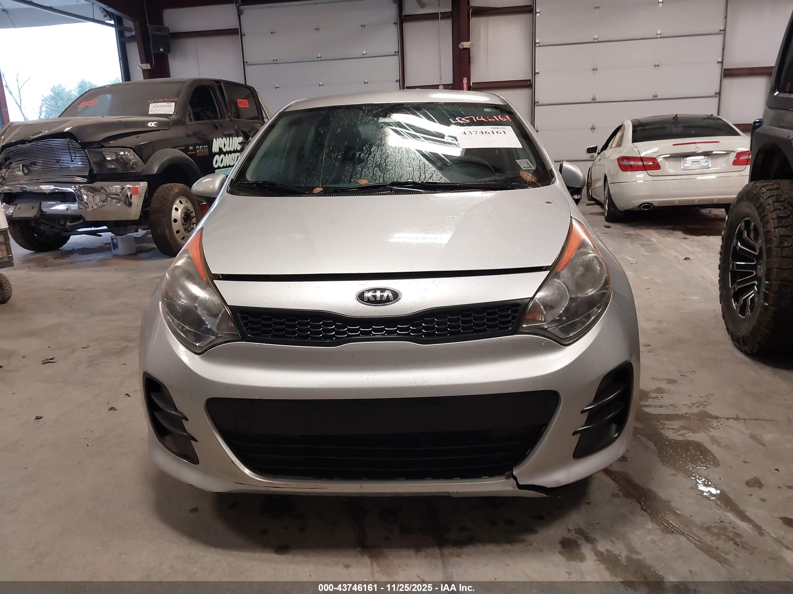 KIA RIO image 6