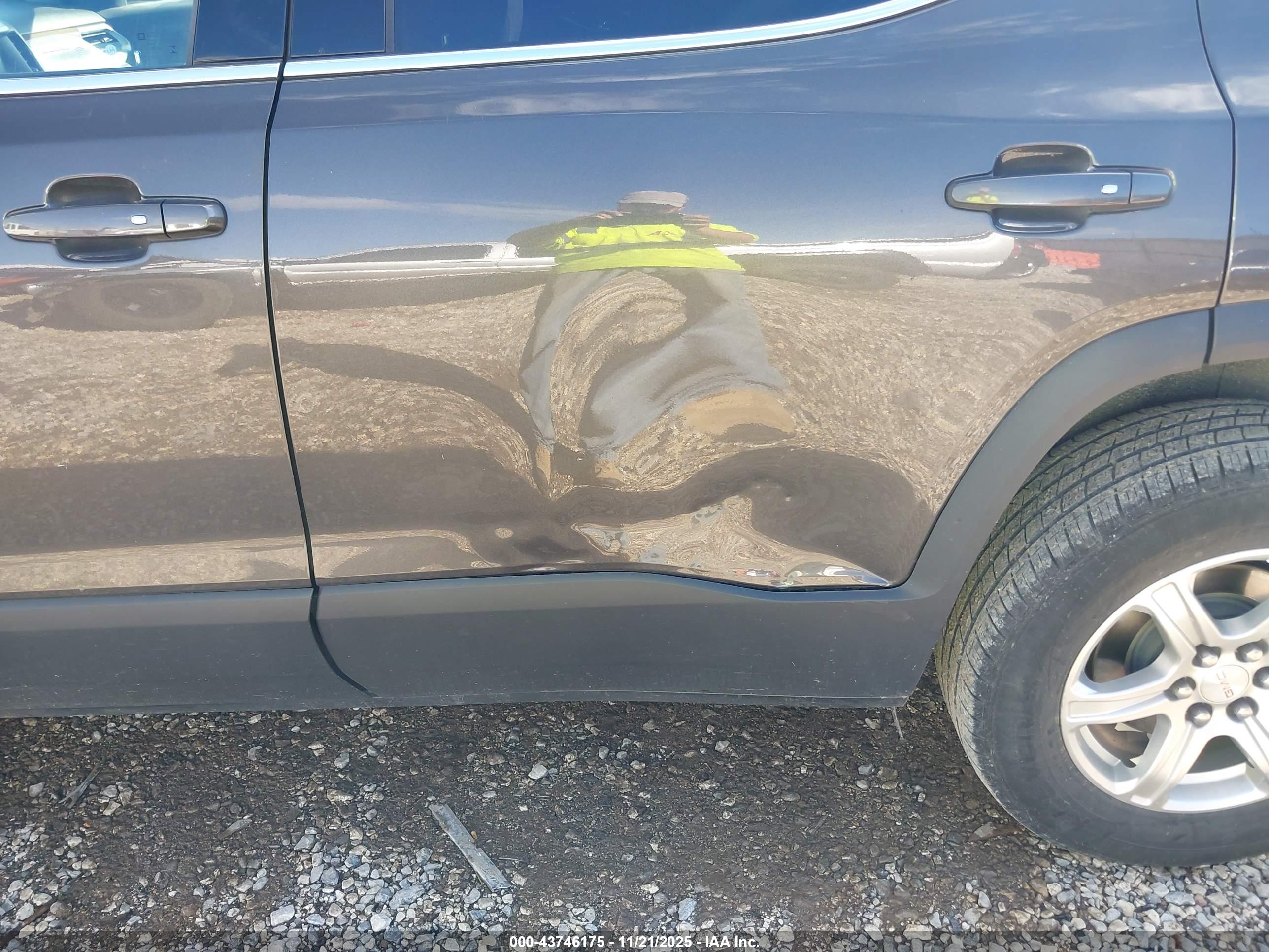 GMC ACADIA image 6