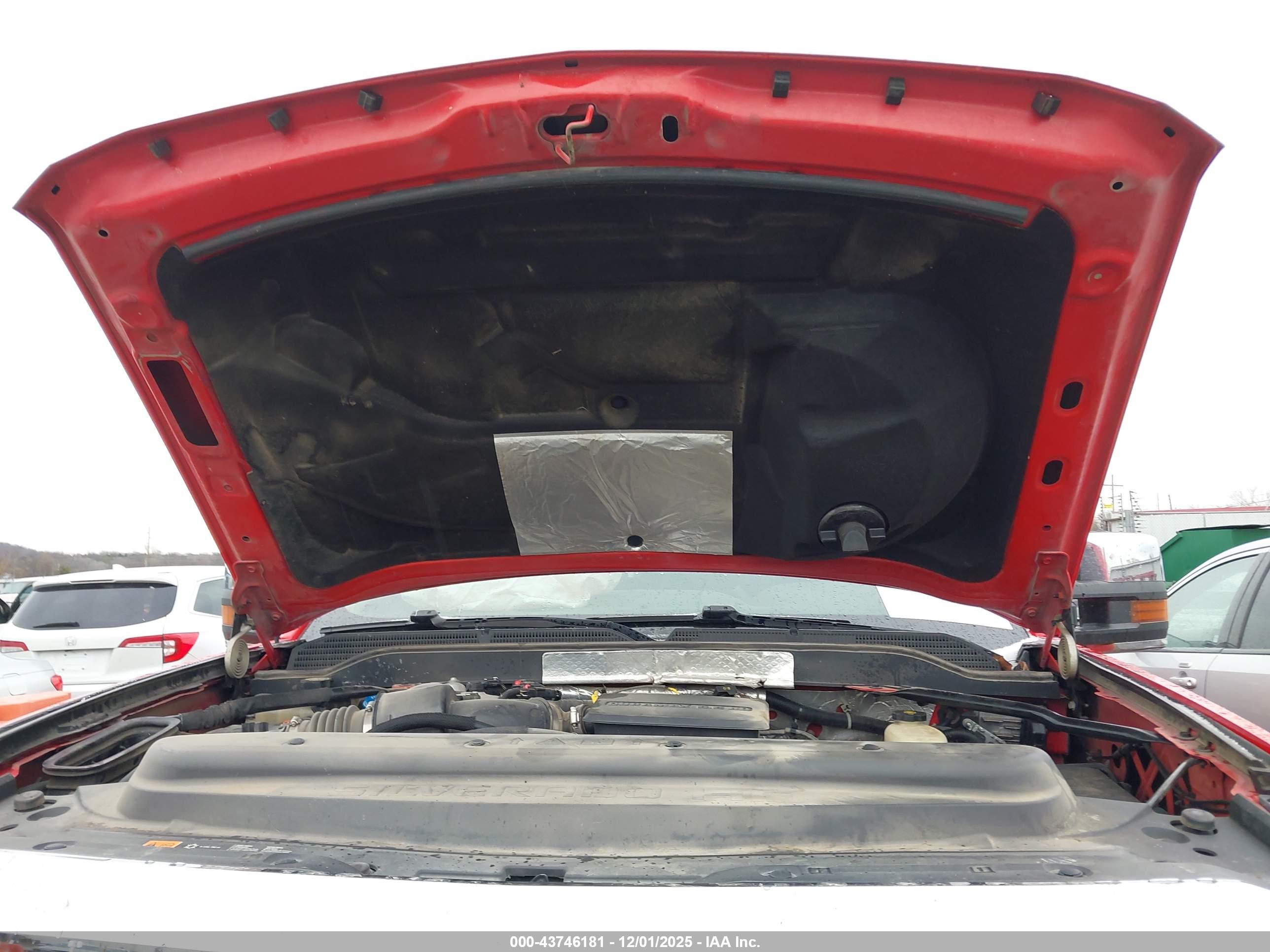CHEVROLET SILVERADO image 10