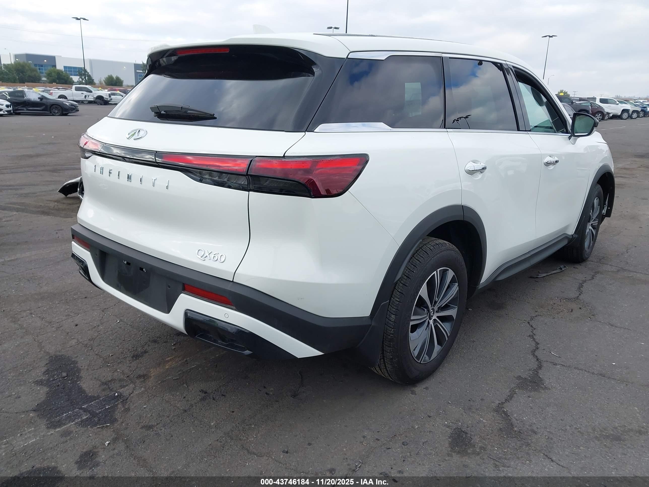 INFINITI QX60 image 4