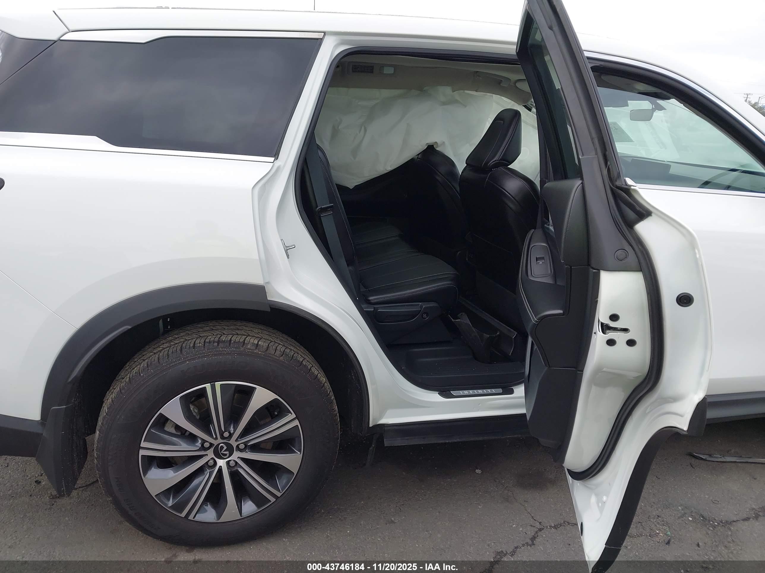 INFINITI QX60 image 8