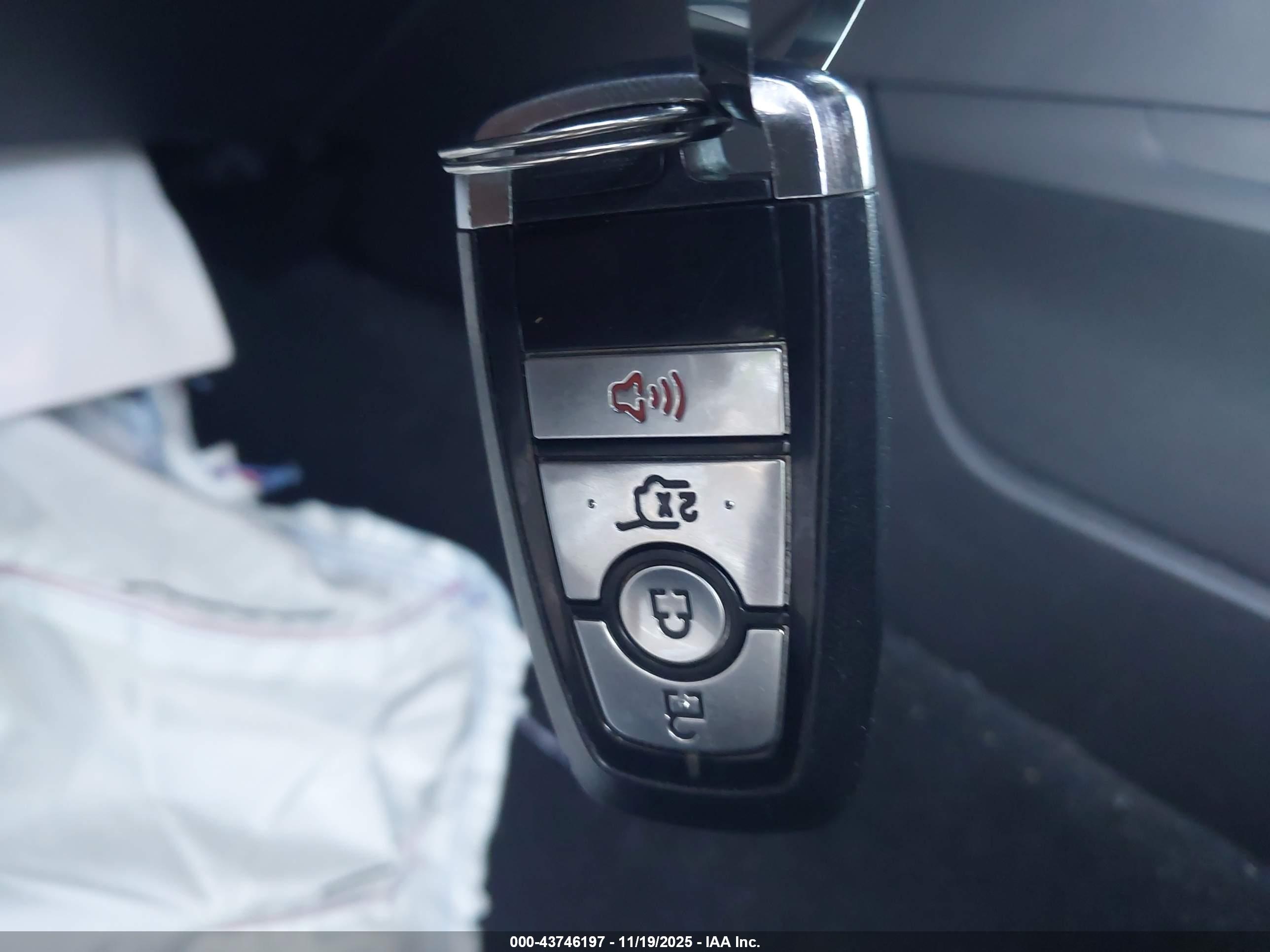 FORD EXPLORER image 11