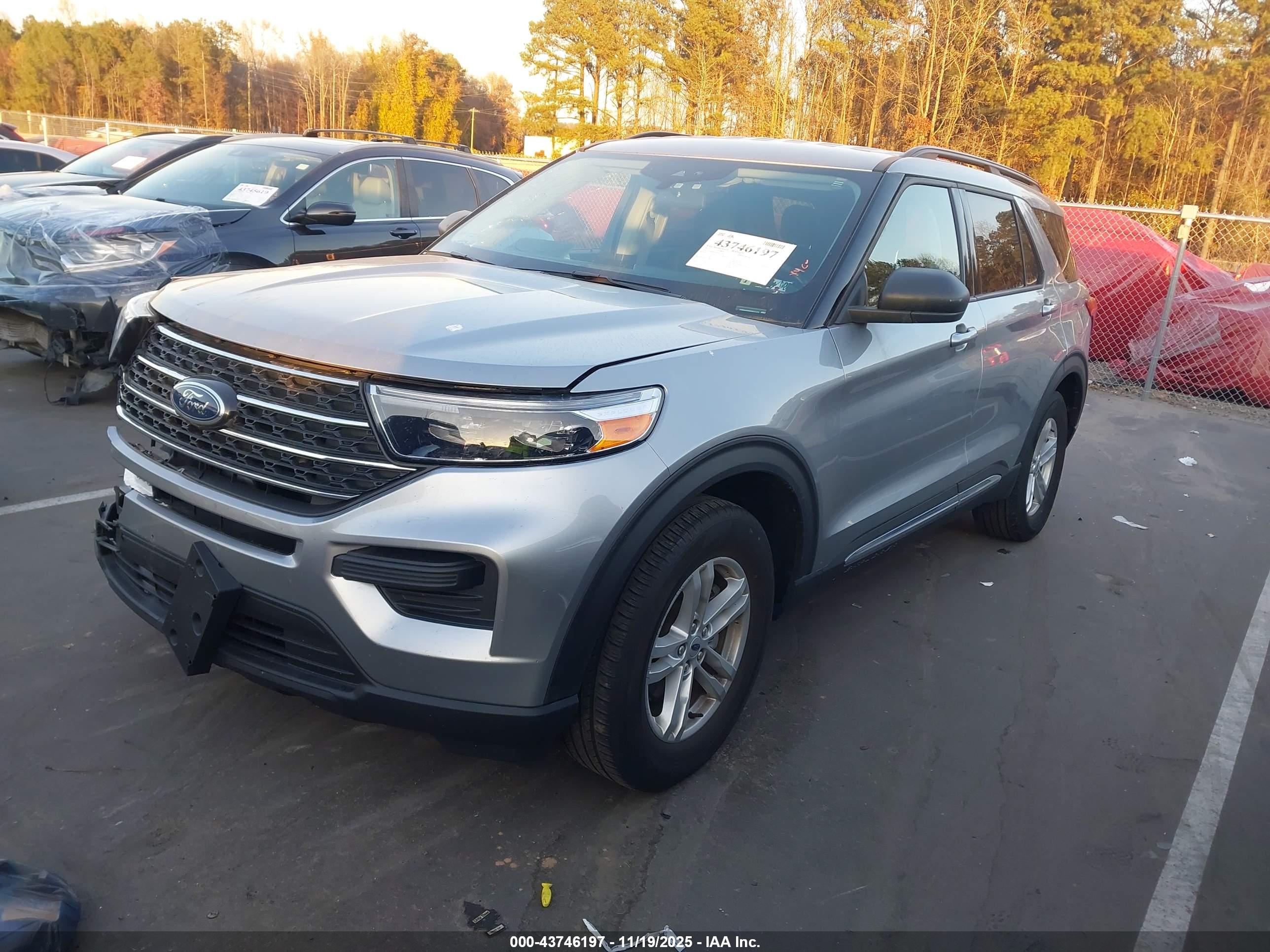 FORD EXPLORER image 2