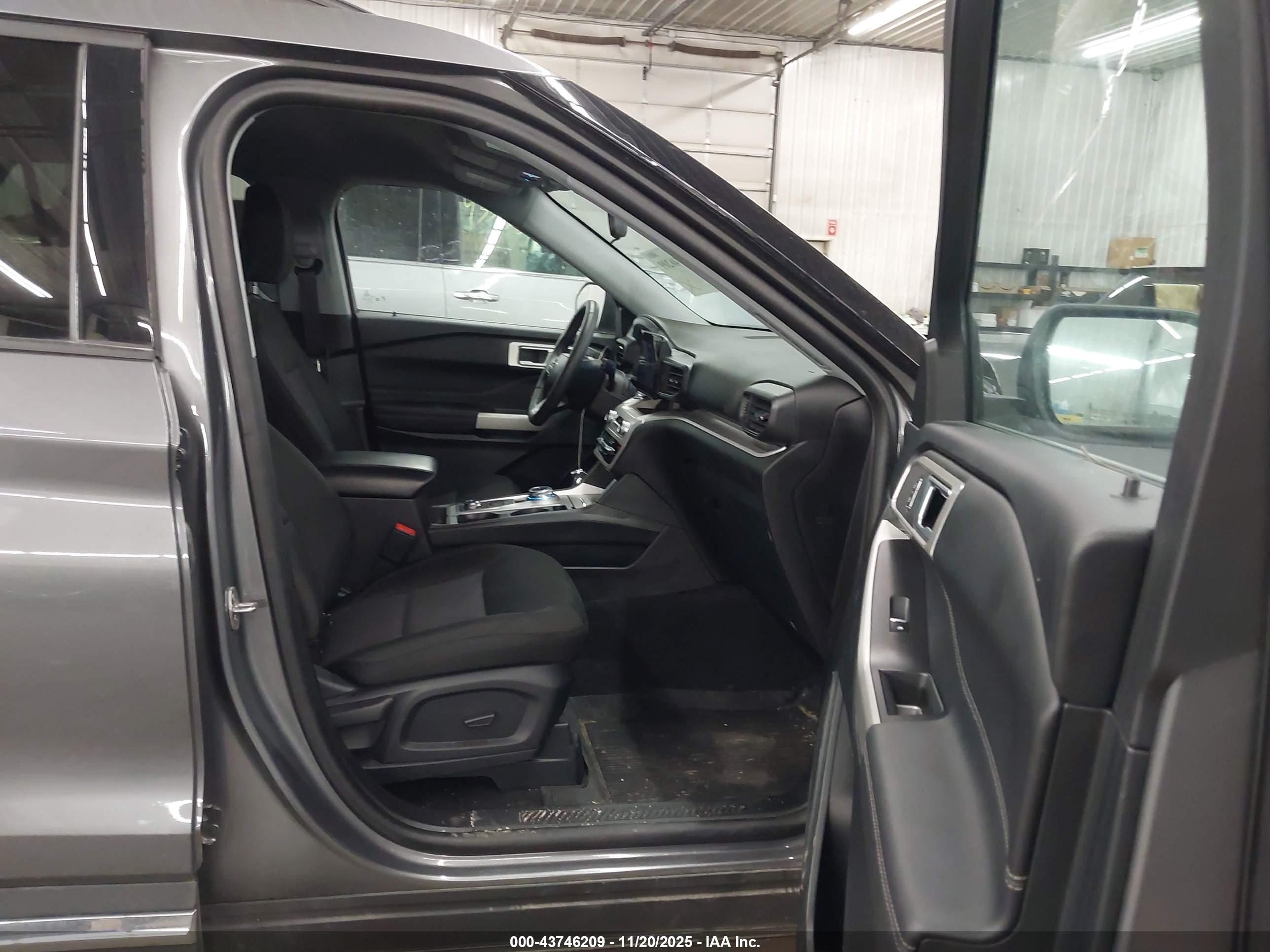 FORD EXPLORER image 5