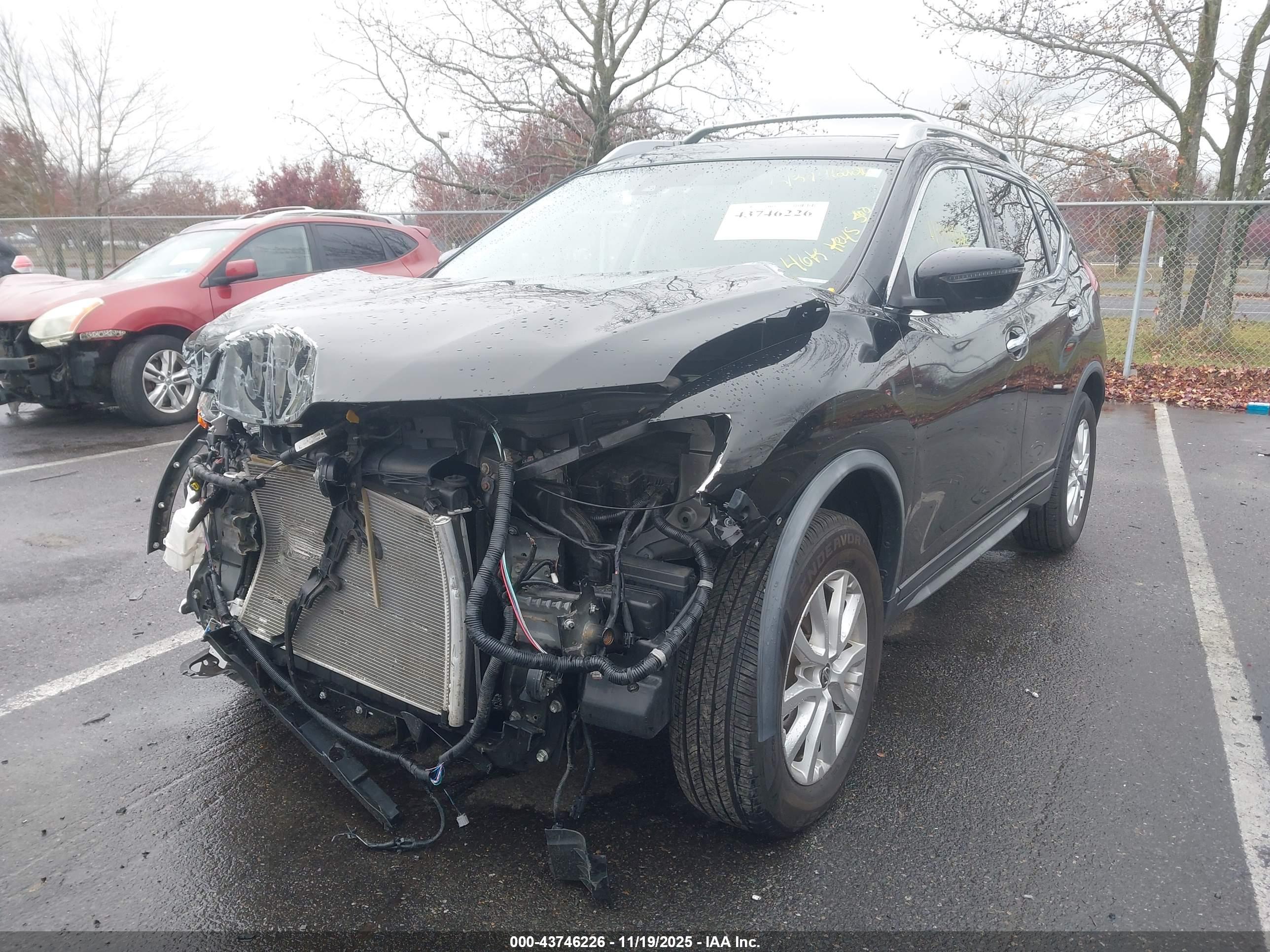 NISSAN ROGUE image 2