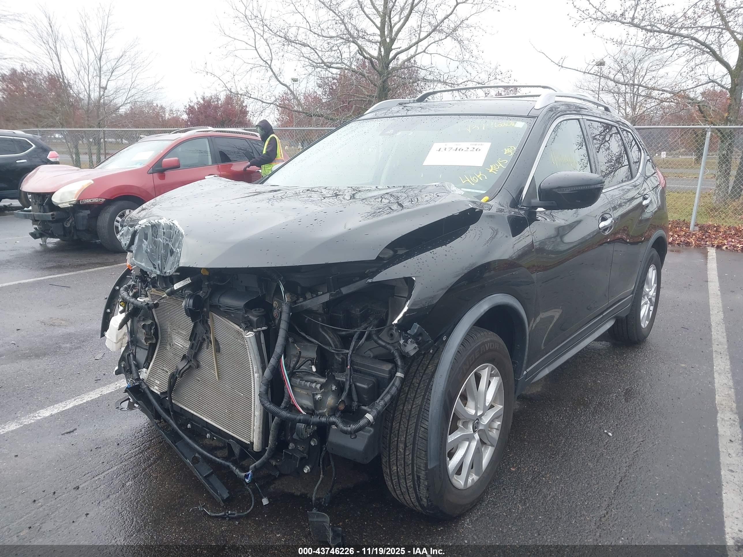 NISSAN ROGUE image 6
