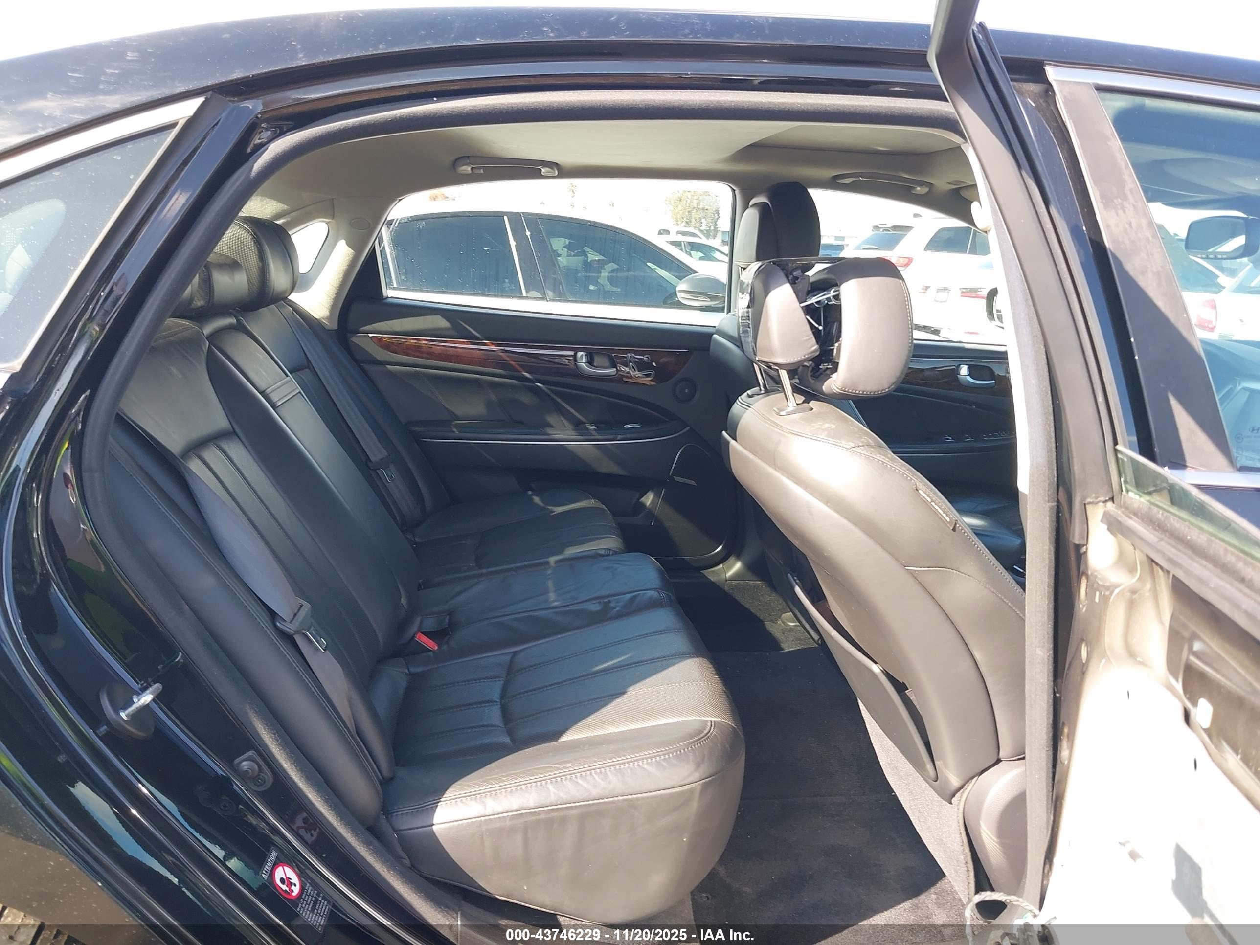 HYUNDAI EQUUS image 8
