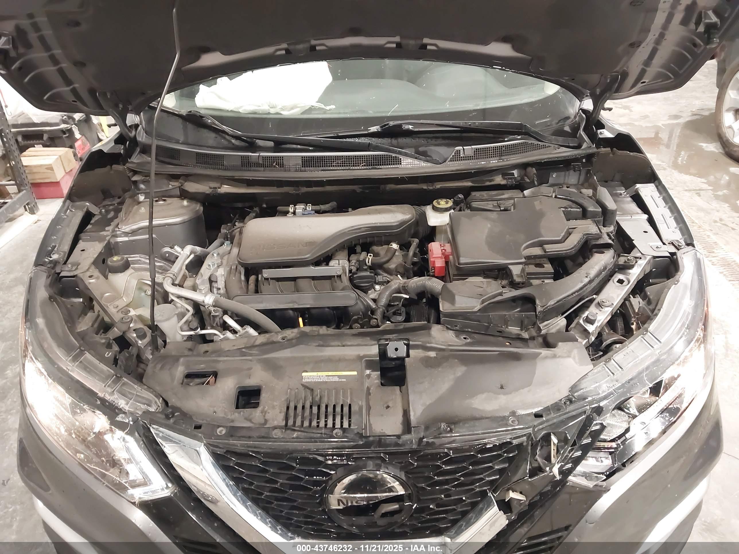 NISSAN ROGUE image 10