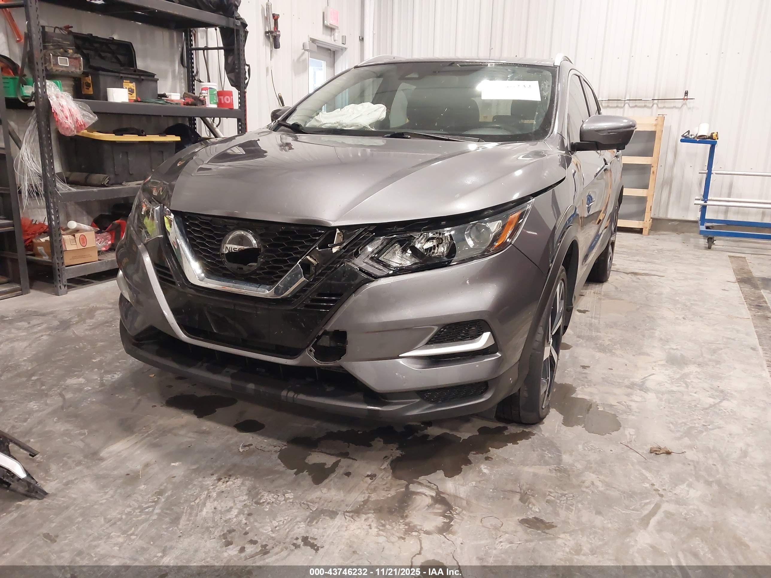 NISSAN ROGUE image 6