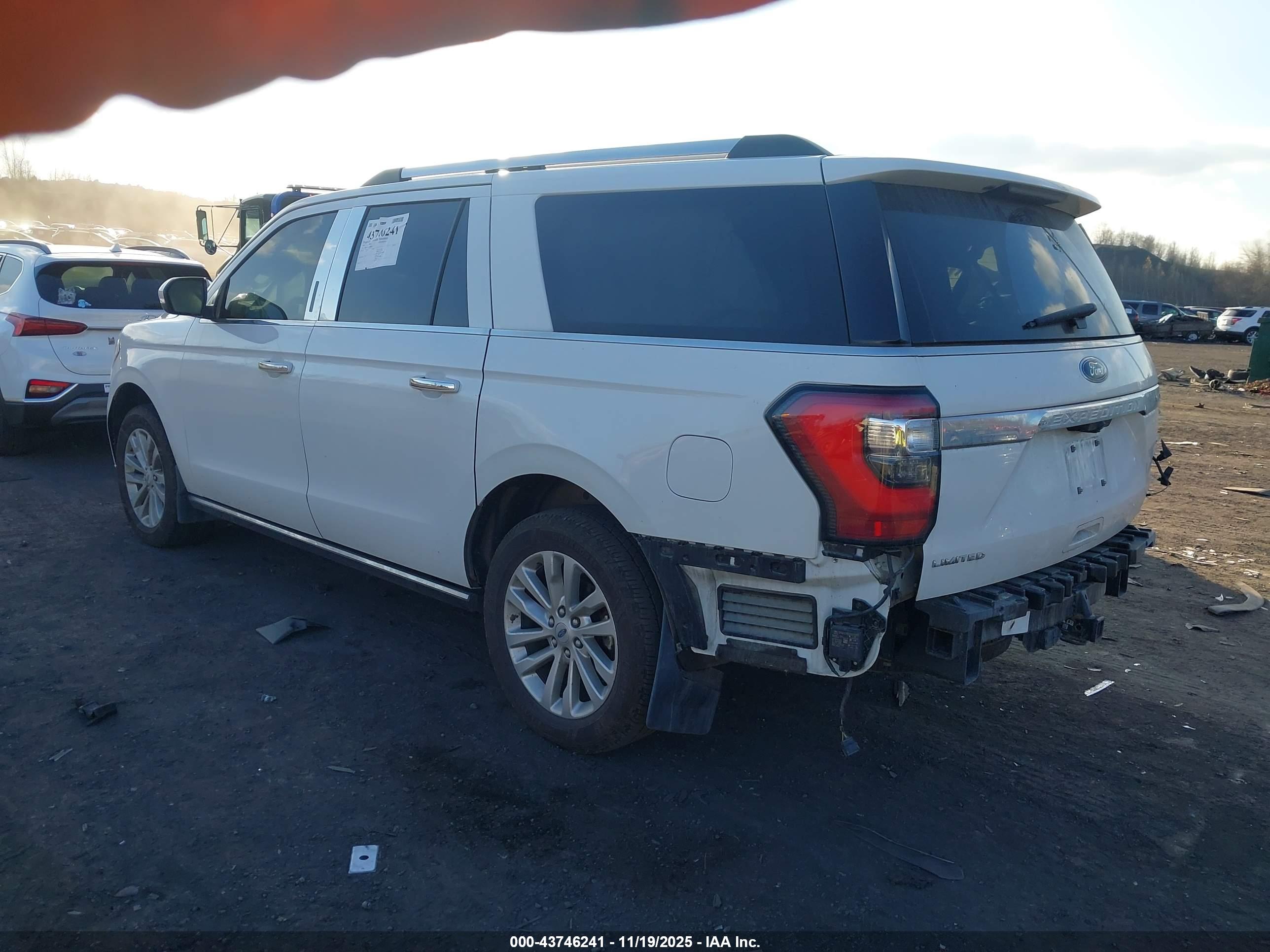 FORD EXPEDITION image 3