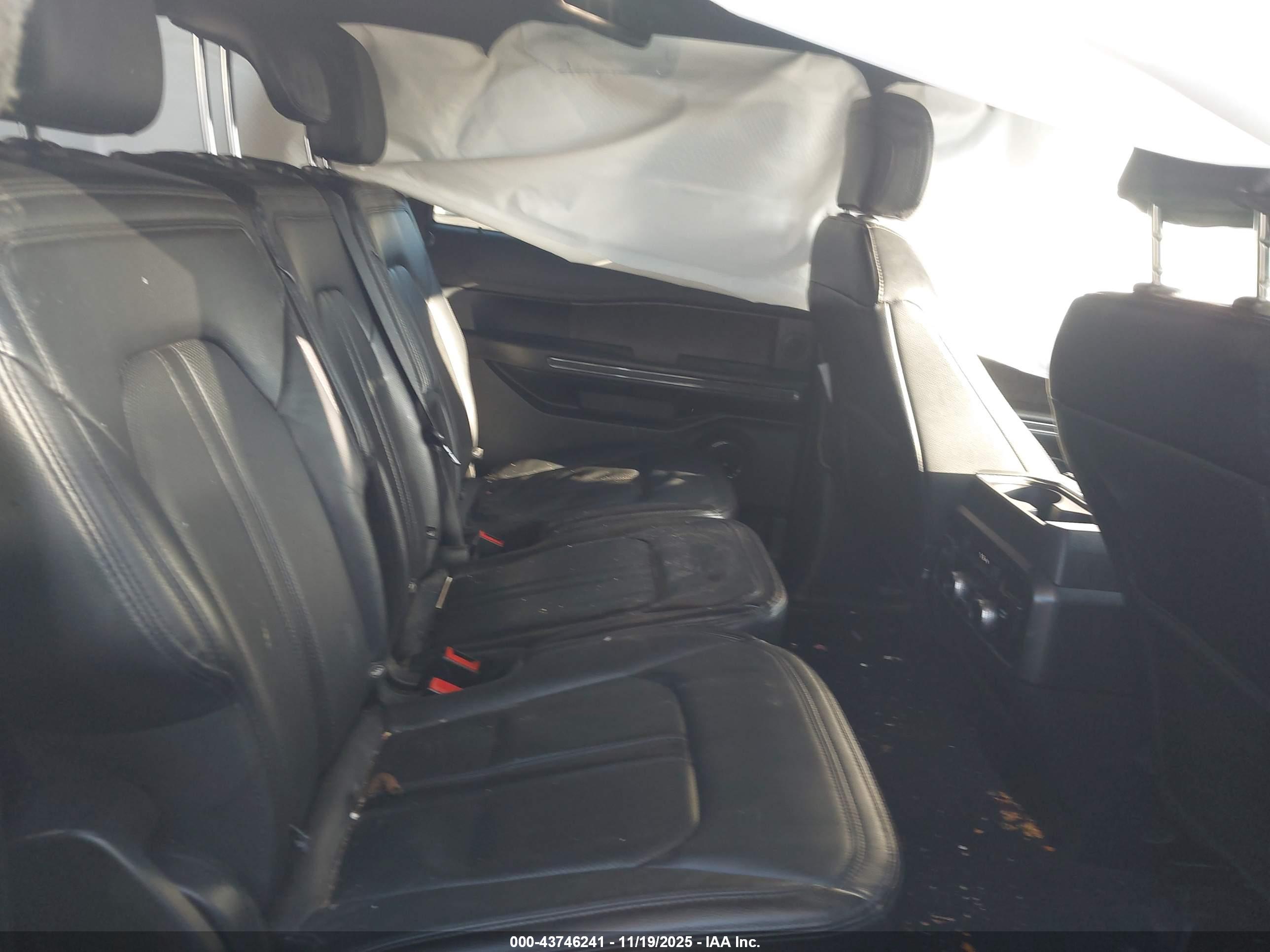 FORD EXPEDITION image 8