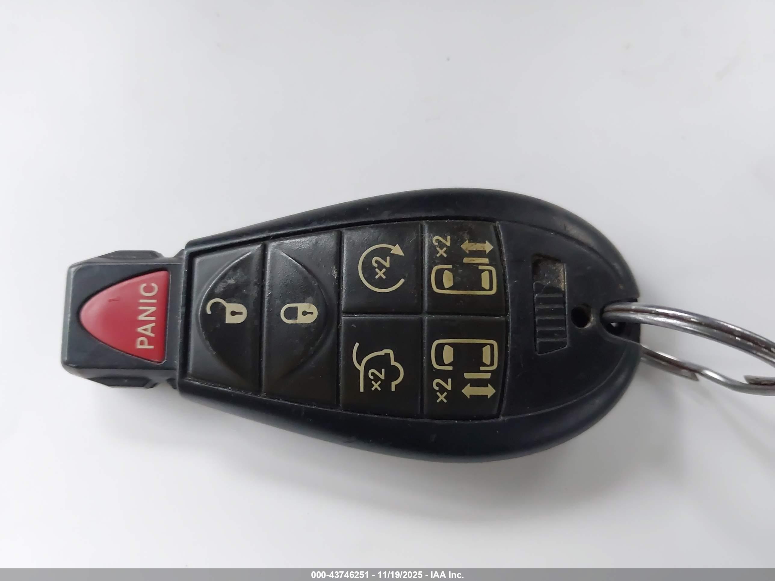 CHRYSLER TOWN image 11