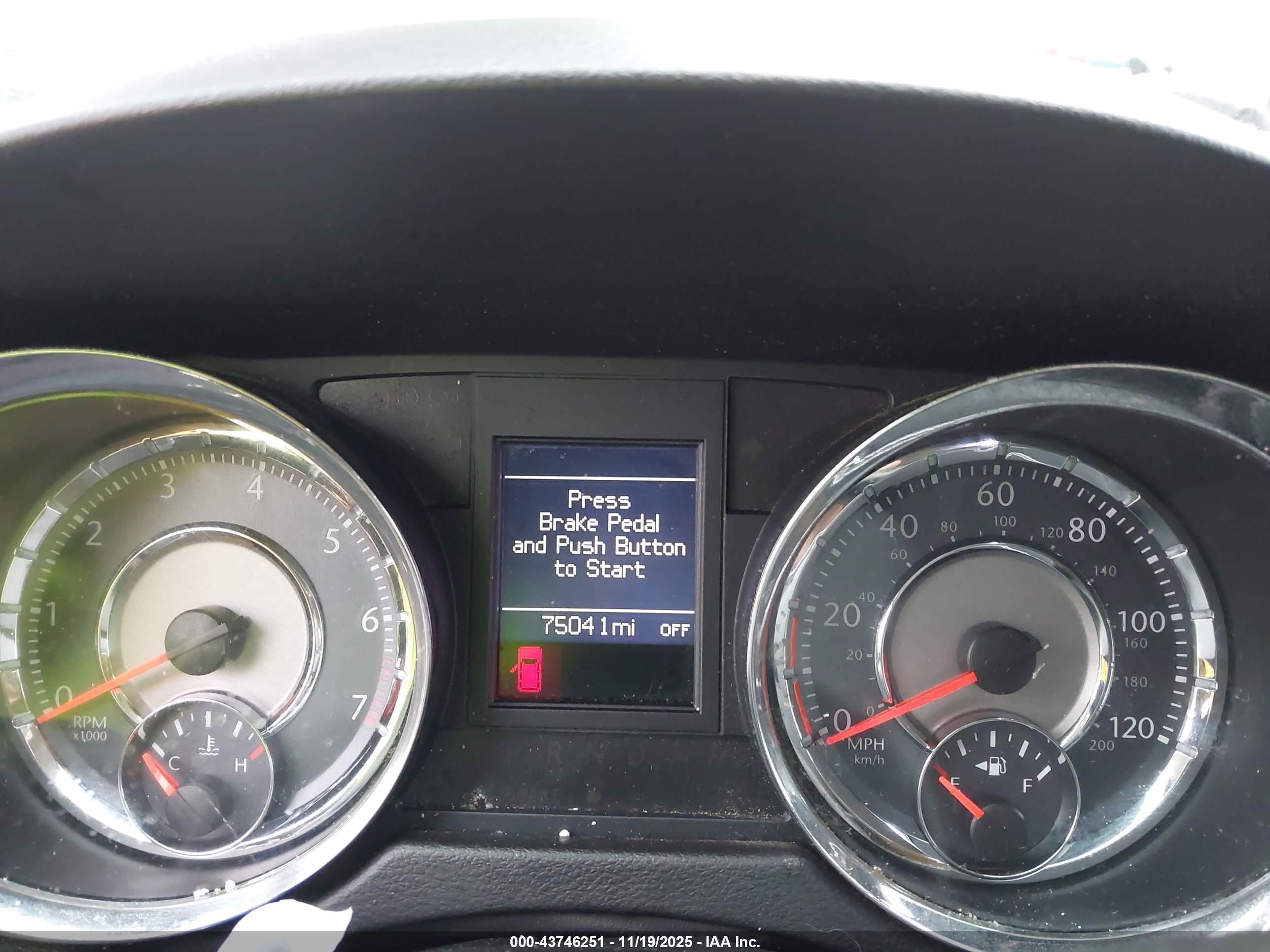CHRYSLER TOWN image 7